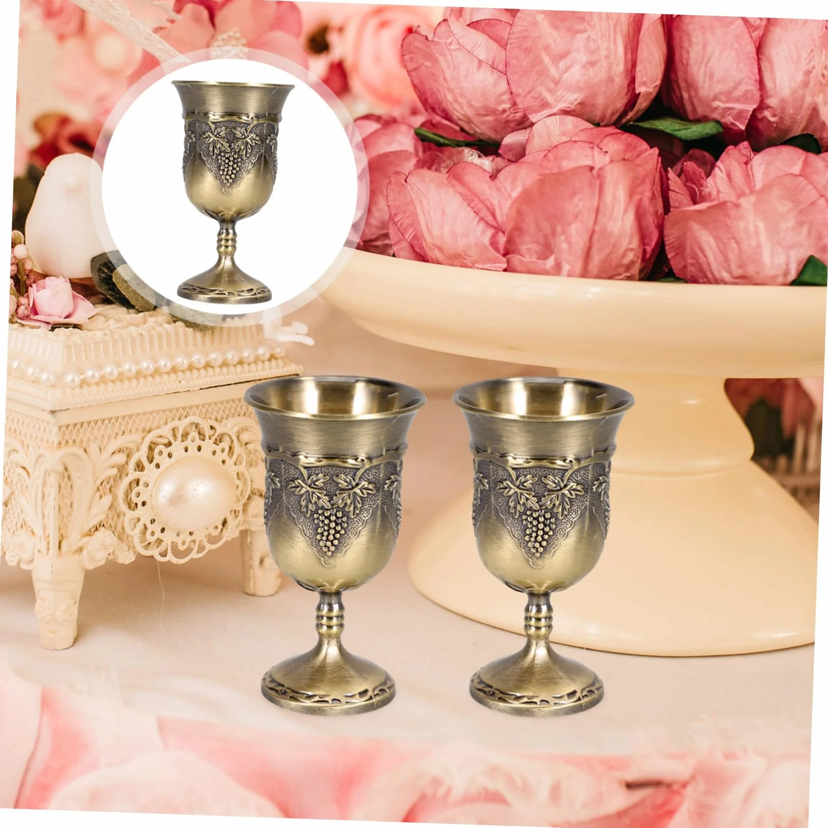 Hohopeti Metalowy Tłoczony Kielich Do Wina z Wzorem Winogron Stabilny i Elegancki Kubek Do Chińskich i Prezentów Vintage Style Wine Supplies Cup