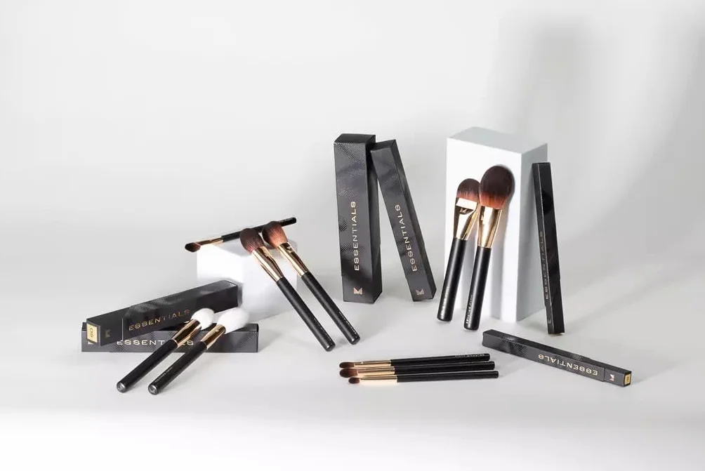 MB-18 Skośny pędzel do brwi i eyelinera Many Beauty – profesjonalny pędzelek z włosia syntetycznego, precyzyjny aplikator do makijażu oczu, idealny do żelowych eyelinerów, pomad i cieni