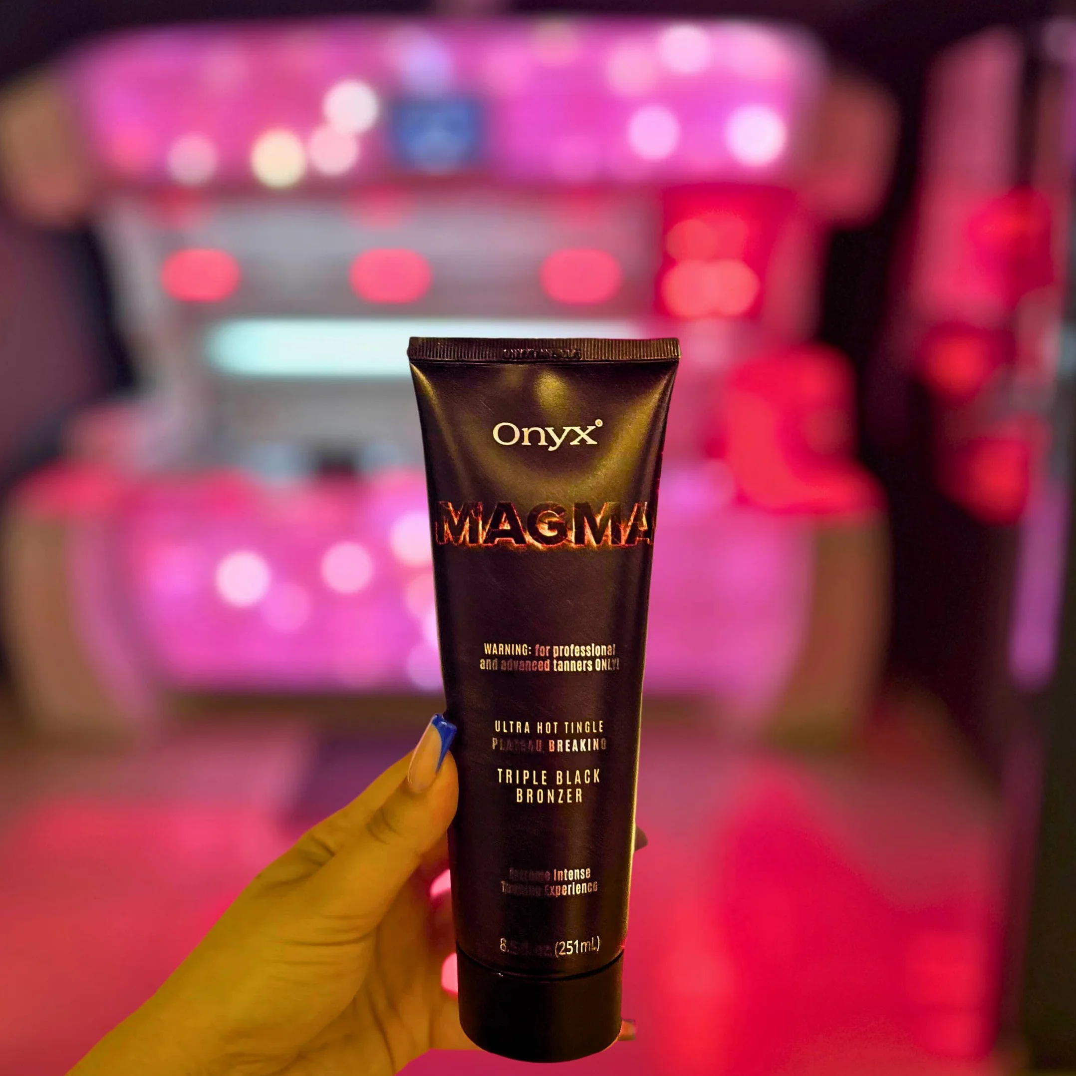 Onyx Magma – potrójny bronzer do opalania z efektem tingle dla zaawansowanych użytkowników, zapewniający intensywną i równomierną opaleniznę skóry