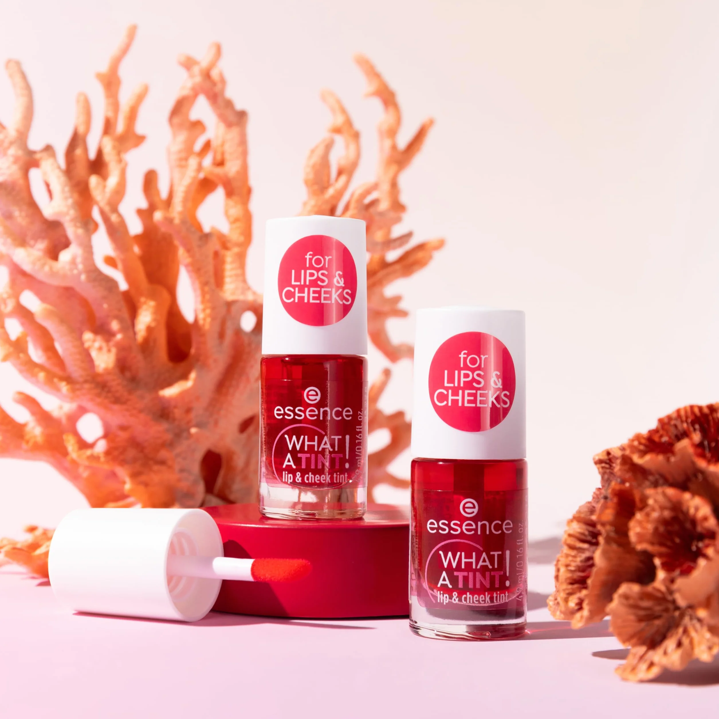 essence Tint do ust i policzków WHAT A TINT!, długotrwały, natychmiastowy wynik, naturalny (4.9ml)