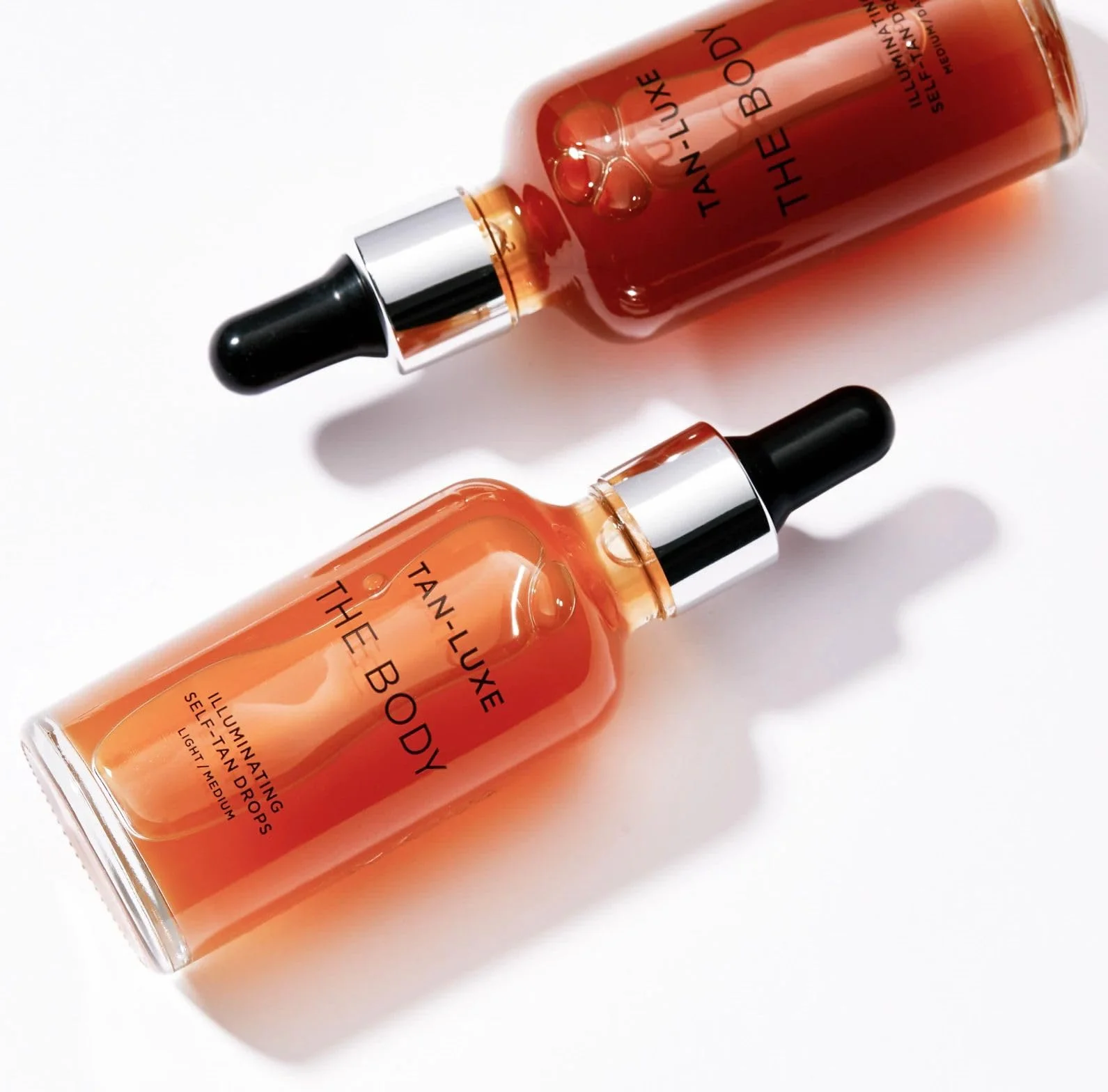 TAN-LUXE THE BODY Samoopalające, lekkie/średnie krople (15 ml) Dodaj krople do opalania do pielęgnacji skóry, aby uzyskać spersonalizowaną opaleniznę ciała