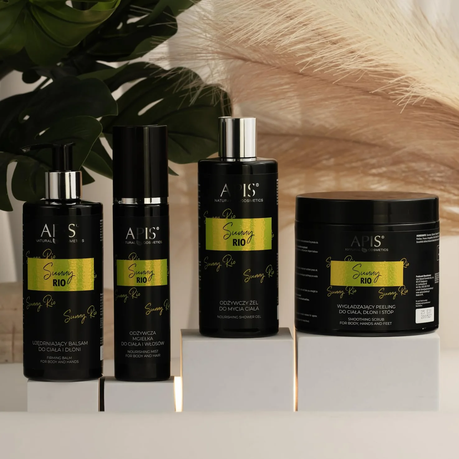 APIS SUNNY RIO spray do ciała i włosów, 150 ml, z jaśminem, migdałem, kokosem, kwasem hialuronowym i D-pantenolem – nawilżenie, pielęgnacja i tropikalny letni zapach