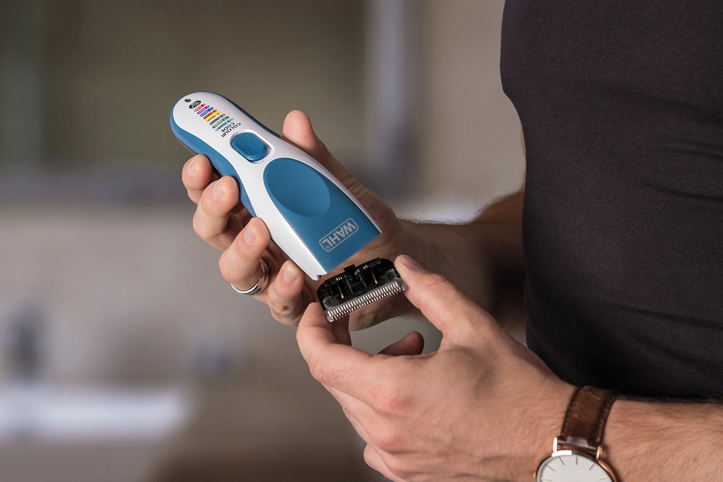 Wahl Color Pro bezprzewodowa maszynka do strzyżenia włosów, maszynka do strzyżenia włosów dla mężczyzn, golarka do włosów, męska maszynka do strzyżenia włosów z oznaczeniem kolorystycznym, przewodnik do strzyżenia włosów, łatwe strzyżenie w domu.
