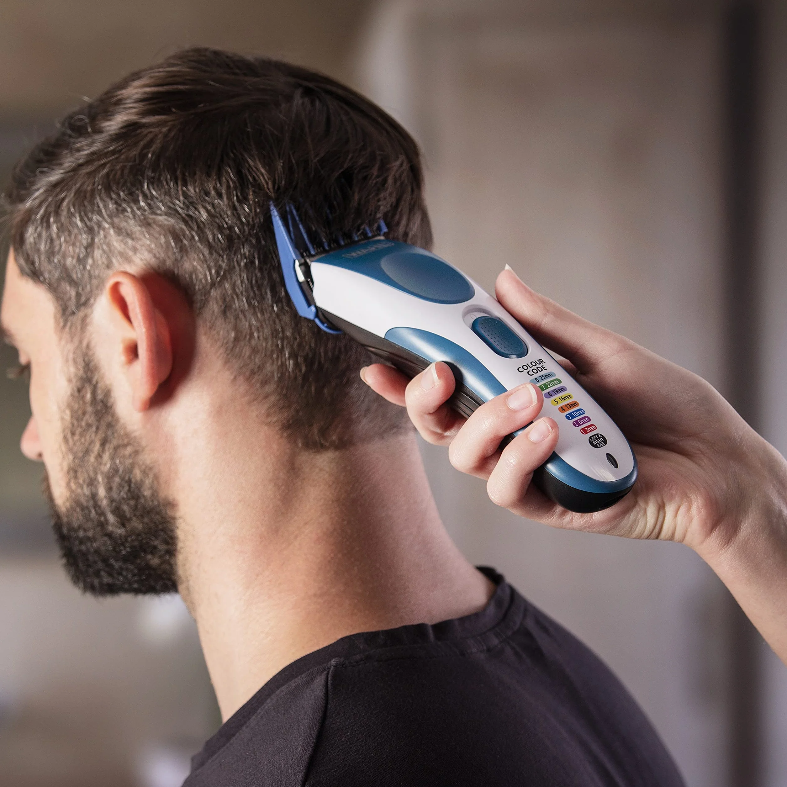 Wahl Color Pro bezprzewodowa maszynka do strzyżenia włosów, maszynka do strzyżenia włosów dla mężczyzn, golarka do włosów, męska maszynka do strzyżenia włosów z oznaczeniem kolorystycznym, przewodnik do strzyżenia włosów, łatwe strzyżenie w domu.