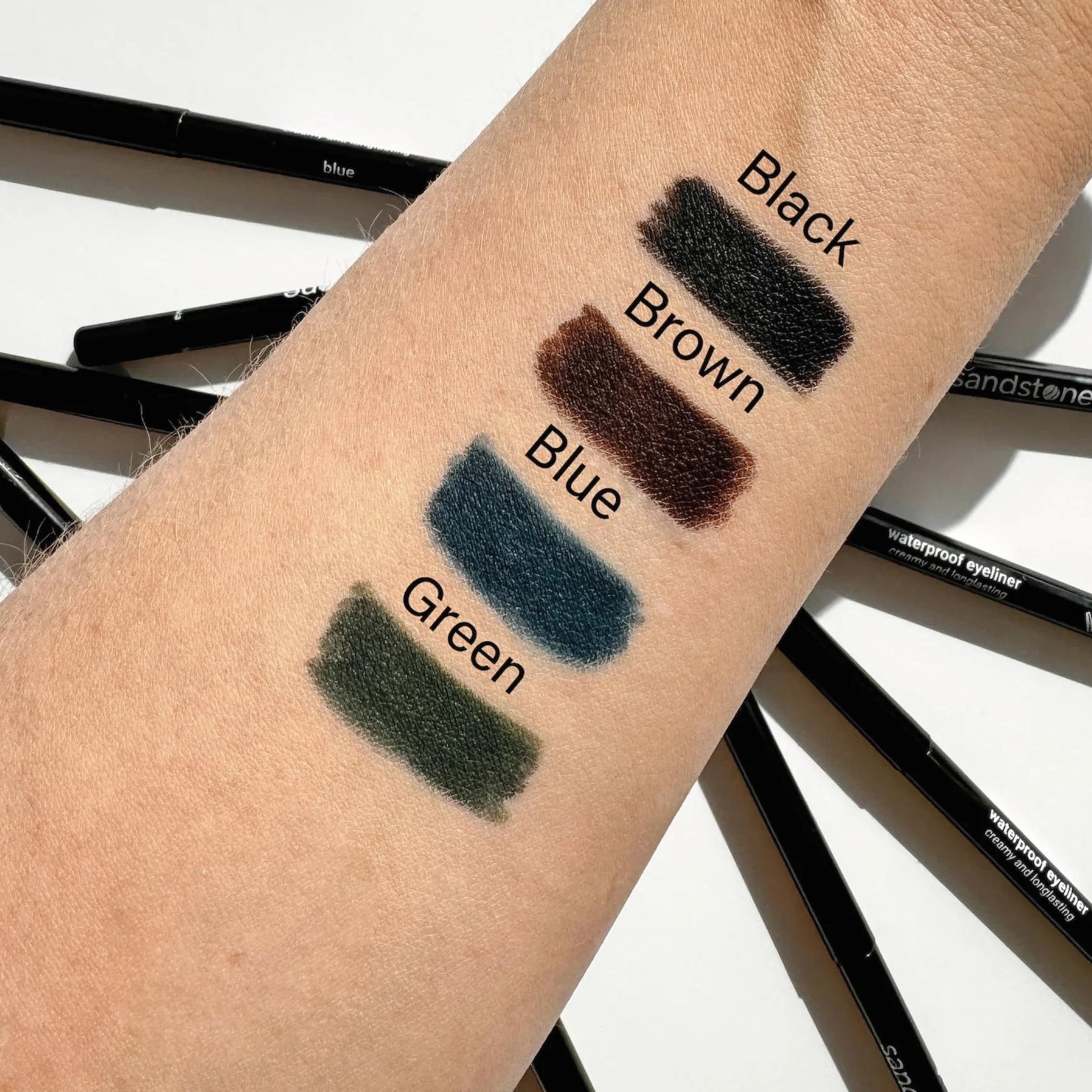 Hipoalergiczny wodoodporny eyeliner Sandstone Scandinavia kredka do oczu dla wrażliwych oczu