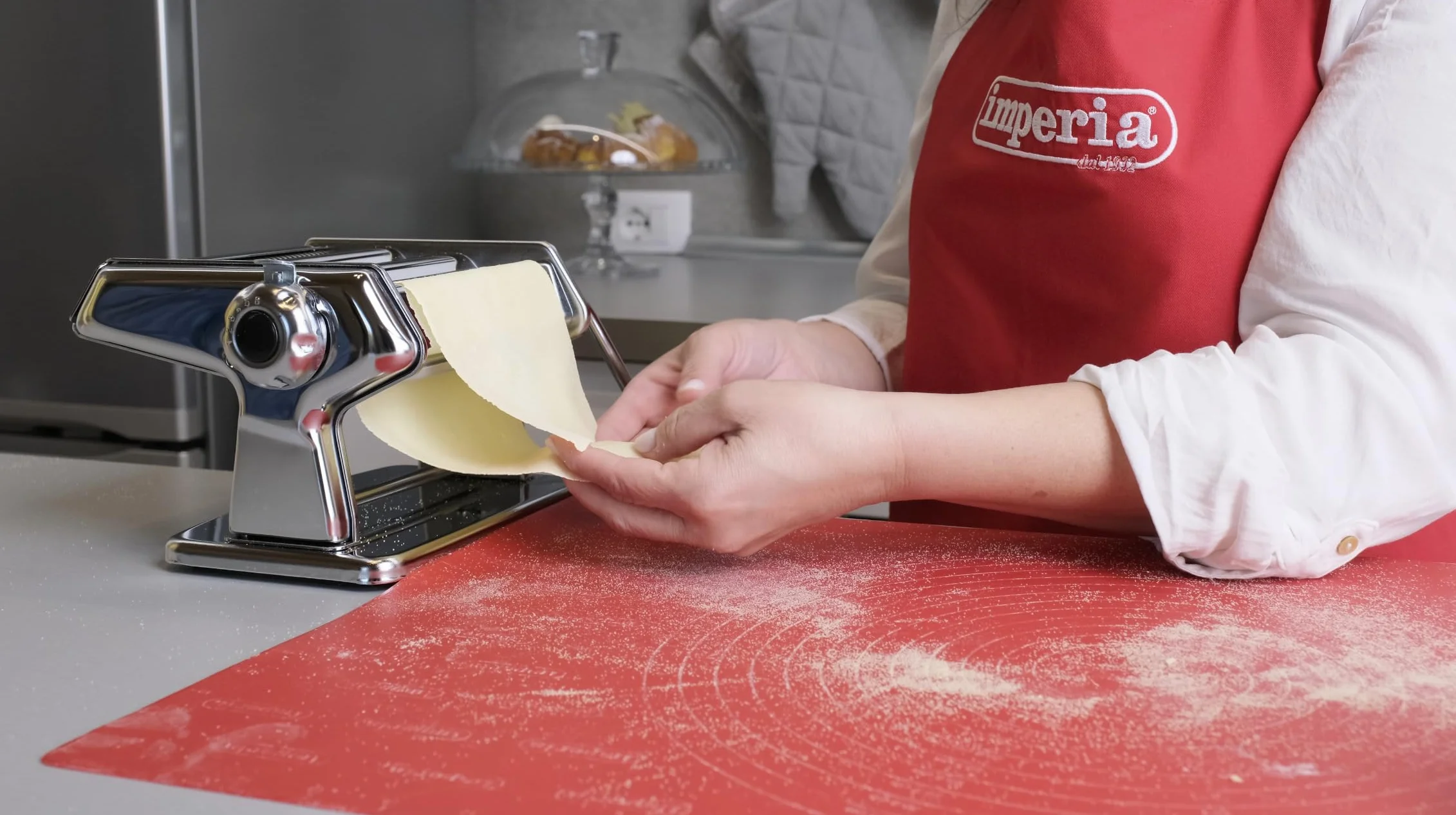 Imperia Titania IPASTA Maszyna do makaronu w 100% Made in Italy. Maszyna do świeżej pasty stalowej. Ręczna maszyna do przesuwania z korby. Utwórz przeglądarkę dla Lasagne, Tagliolini, Fettuccine.