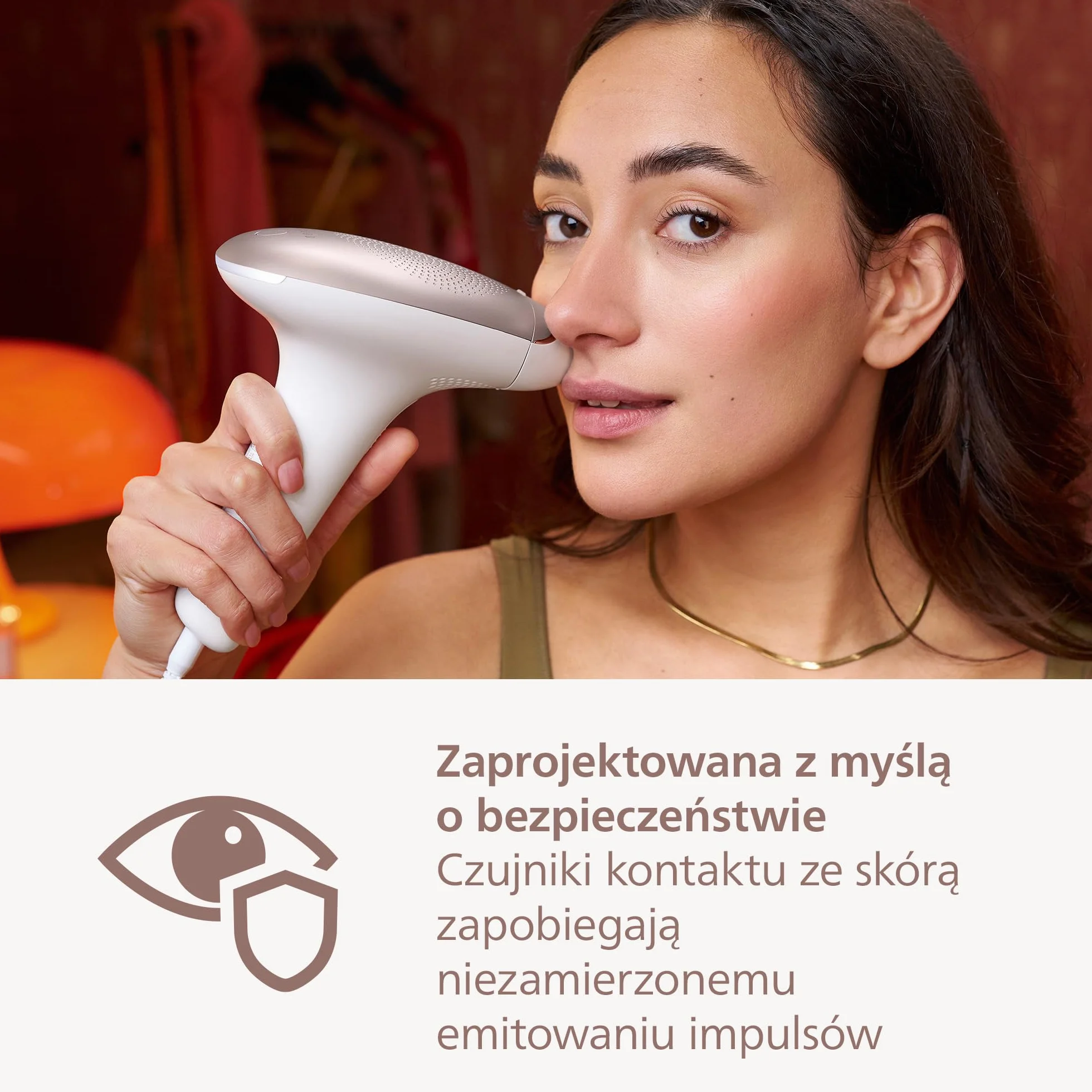 Philips Lumea z serii 7000 - urządzenie IPL do depilacji światłem. Zestaw z 2 nasadkami: do ciała i twarzy oraz ołówkowym trymerem do wyrównywania Satin Compact. Zasilanie sieciowe. BRI921/00