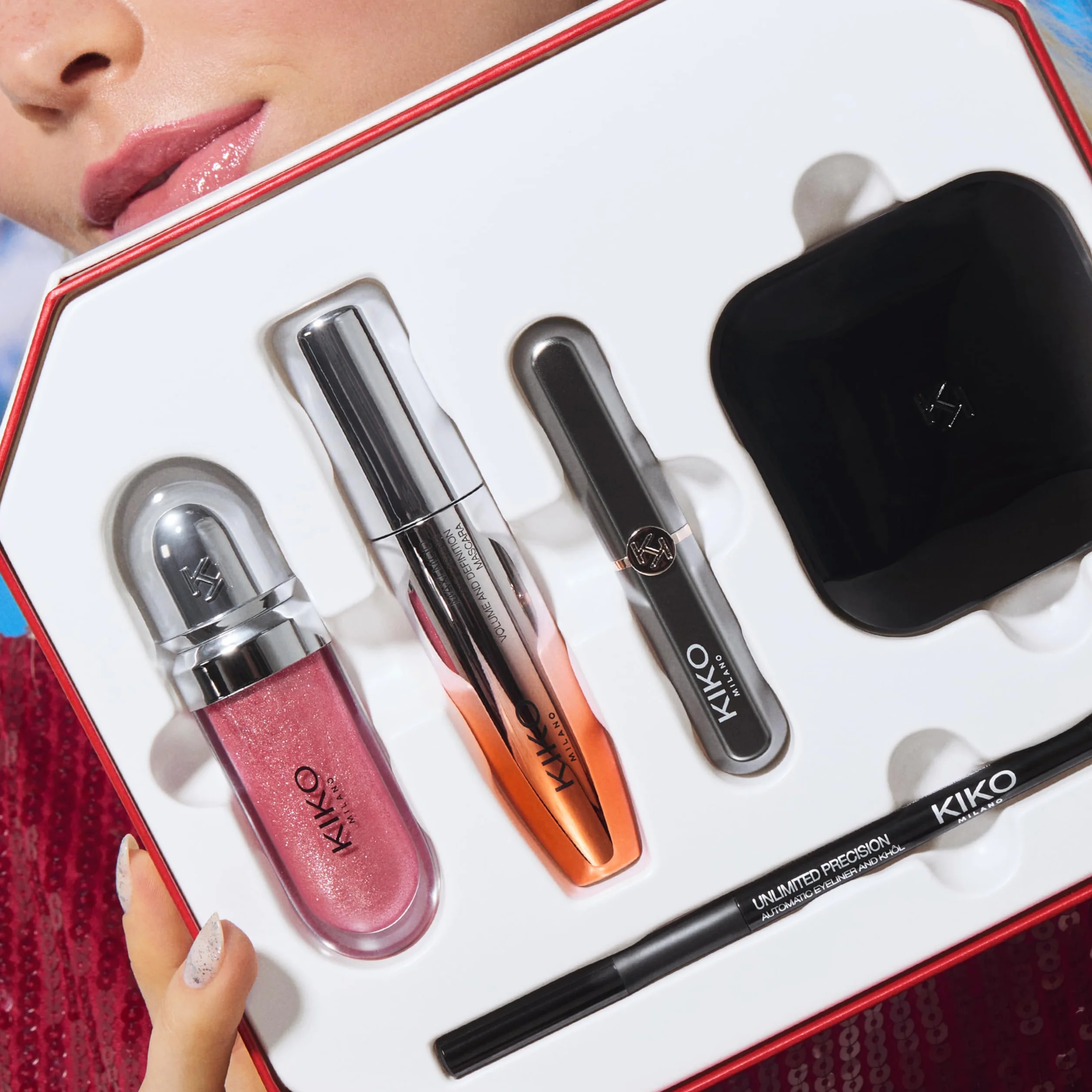KIKO Milano Snow-Kissed Holiday Timeless Look Makeup Gift Set, Zestaw Upominkowy Do Makijażu: Tusz Do Rzęs Zwiększający Objętość, Eyeliner, Paleta Cieni Do Powiek, Błyszczyk I Pomadka