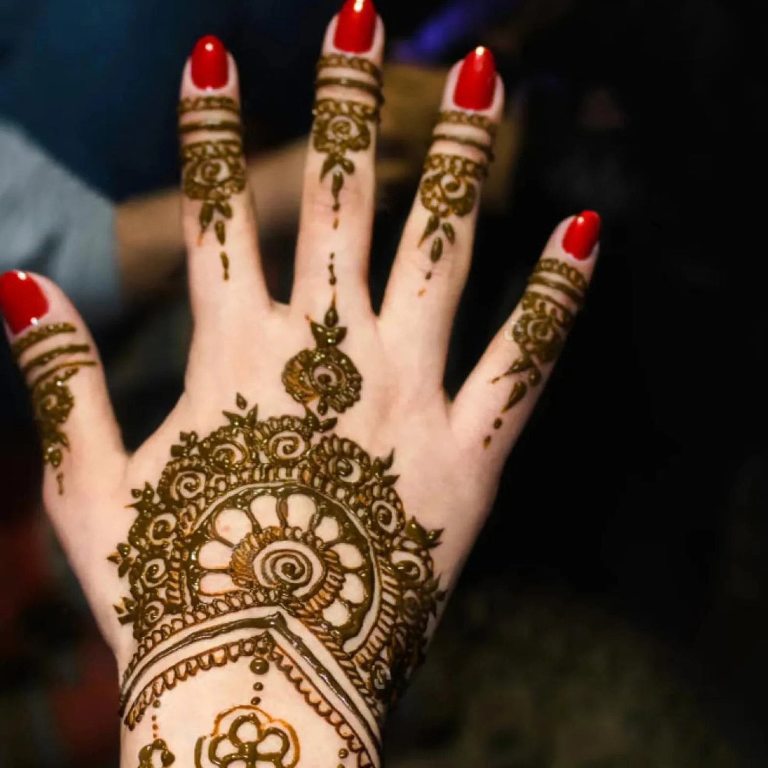 18-częściowy zestaw szablonów do tatuażu henna, tymczasowe szablony do tatuażu ręcznie dla kobiet i dziewcząt arabskie realistyczne naklejki