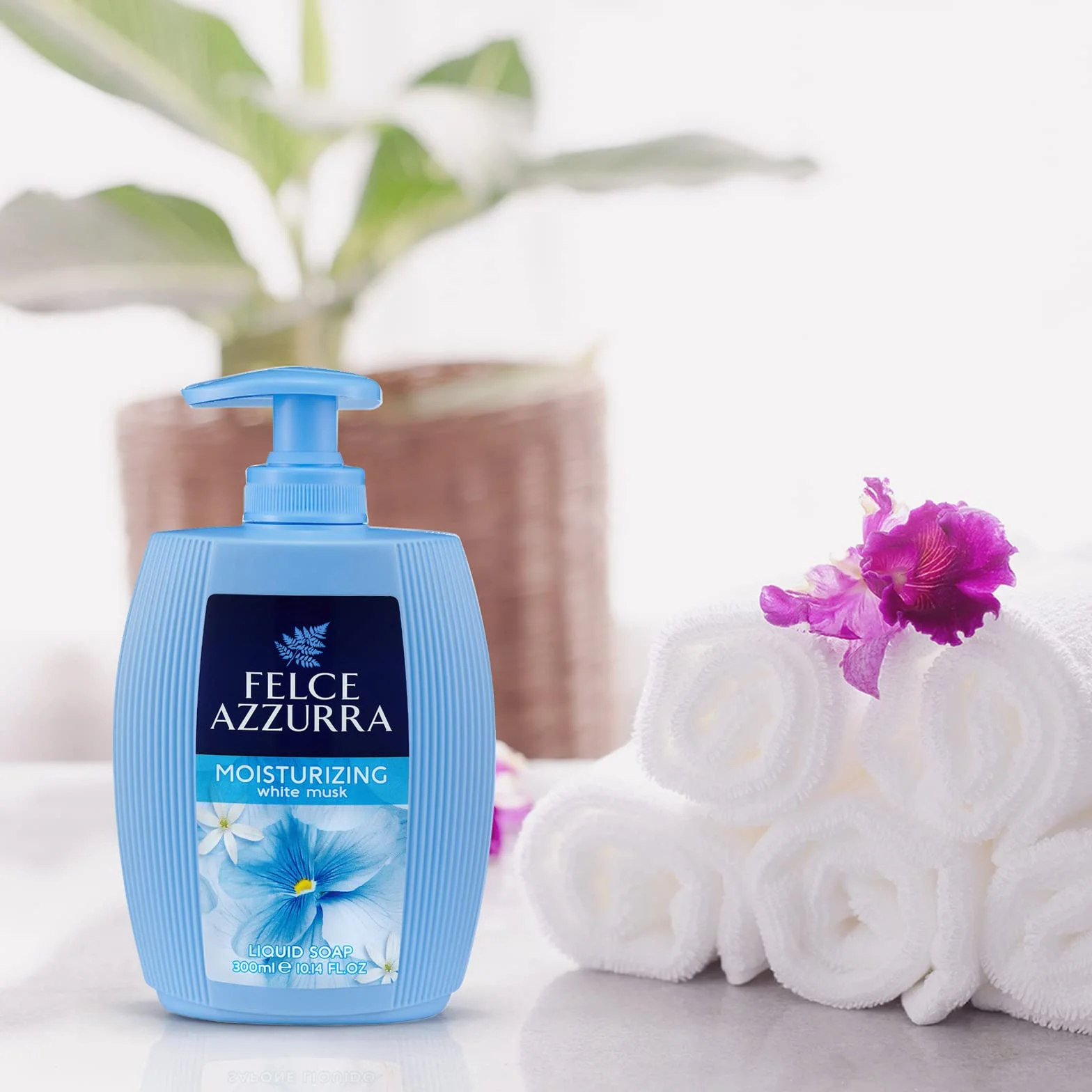 Felce Azzurra Mydło w płynie White Musk – dozownik mydła o przyjemnym, świeżym zapachu i energii owoców cytrusowych – 1 opakowanie (1 x 300 ml)