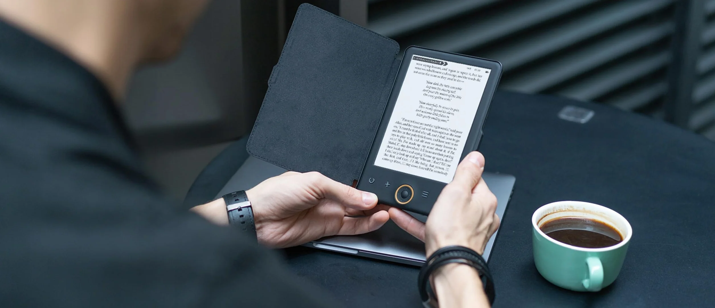 Czytnik e-book Bemi Cognita 2024: Ekran 6" E-Ink Carta, 8GB, microSD do 32GB, Obsługa PDF Reflow, Lekki i Poręczny - Bez Podświetlenia