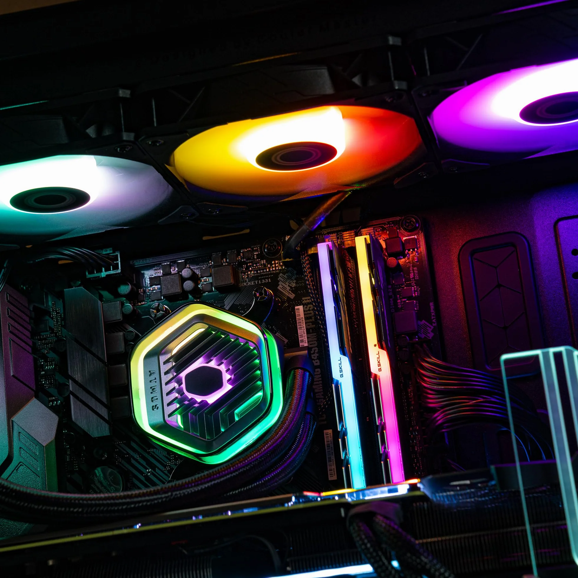 Cooler Master MasterLiquid Atmos 360 Black Chłodnica Cieczy CPU - System Chłodzenia Wodnego AIO, Dwukomorowa Pompa, Zainstalowane Wentylatory Sickleflow 120 Edge, Adresowalne RGB Gen 2, LGA1700 i AM5