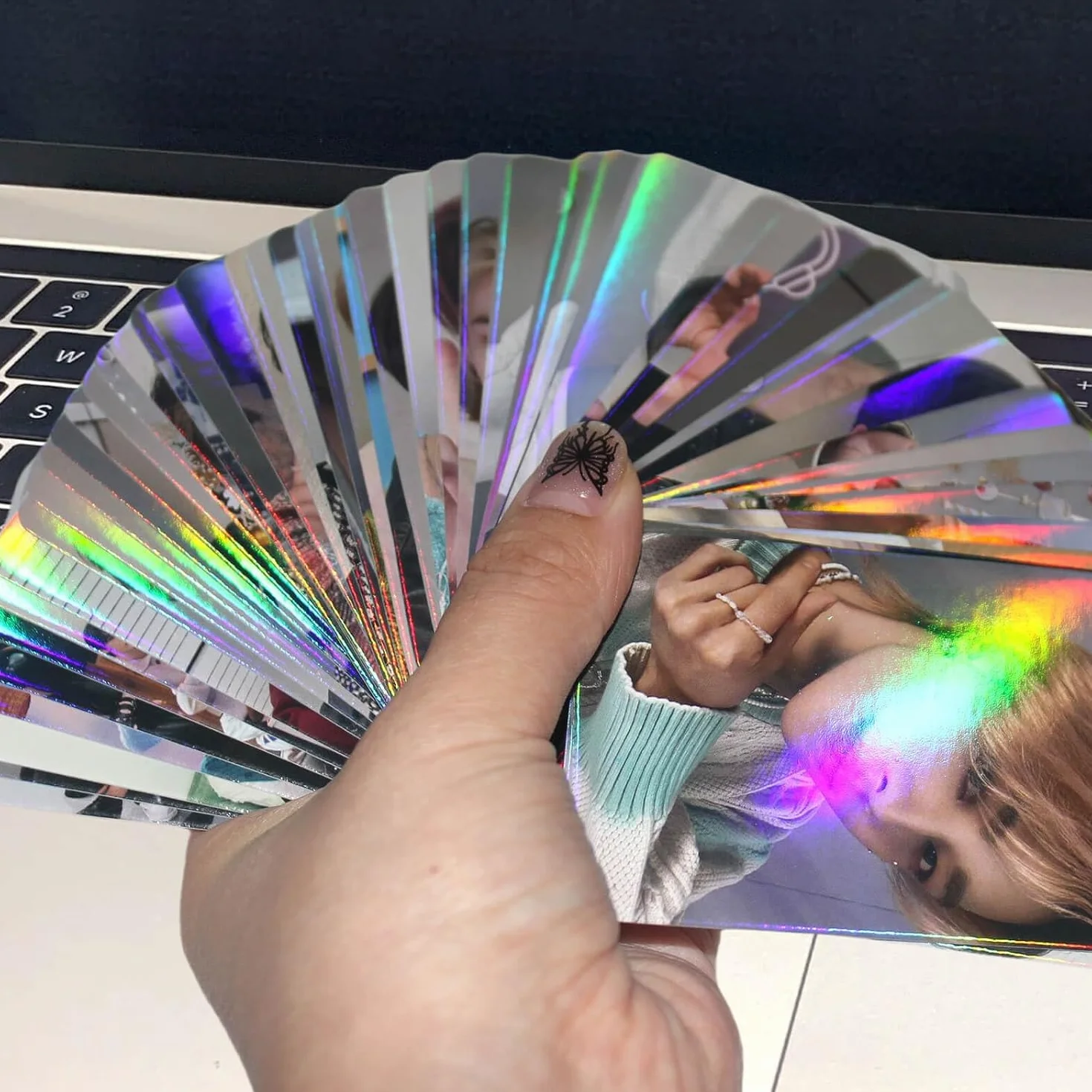 Stray Kids Laserowa fotokartka 55 szt. bezpańskich dzieci album fotokartka bezpańskie dzieci karty lomo bezpańskie dzieci karty fotograficzne 5-gwiazdkowa pocztówka prezent dla fanów córki