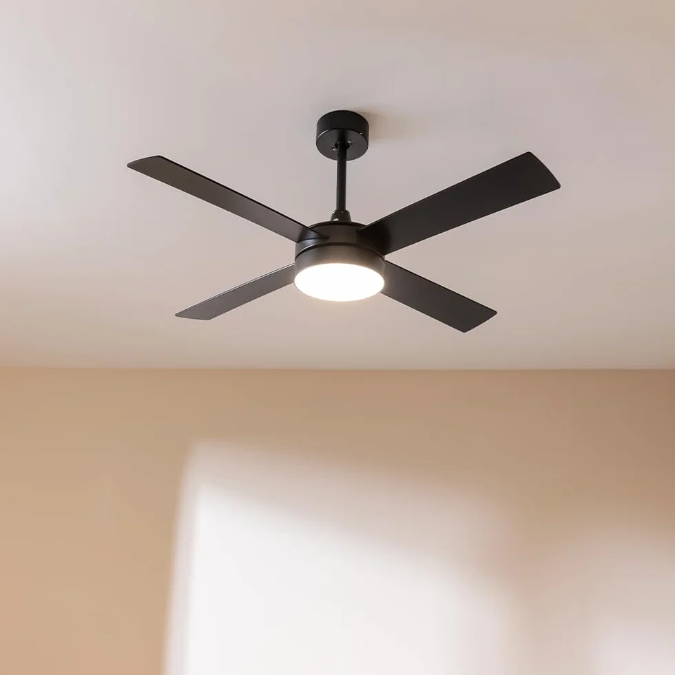 Cecotec Wentylator sufitowy EnergySilence Aero 5200 Black Line 60 W 52” z oświetleniem LED, pilotem, 3 prędkościami, 4 łopatkami i trybem zima-lato.
