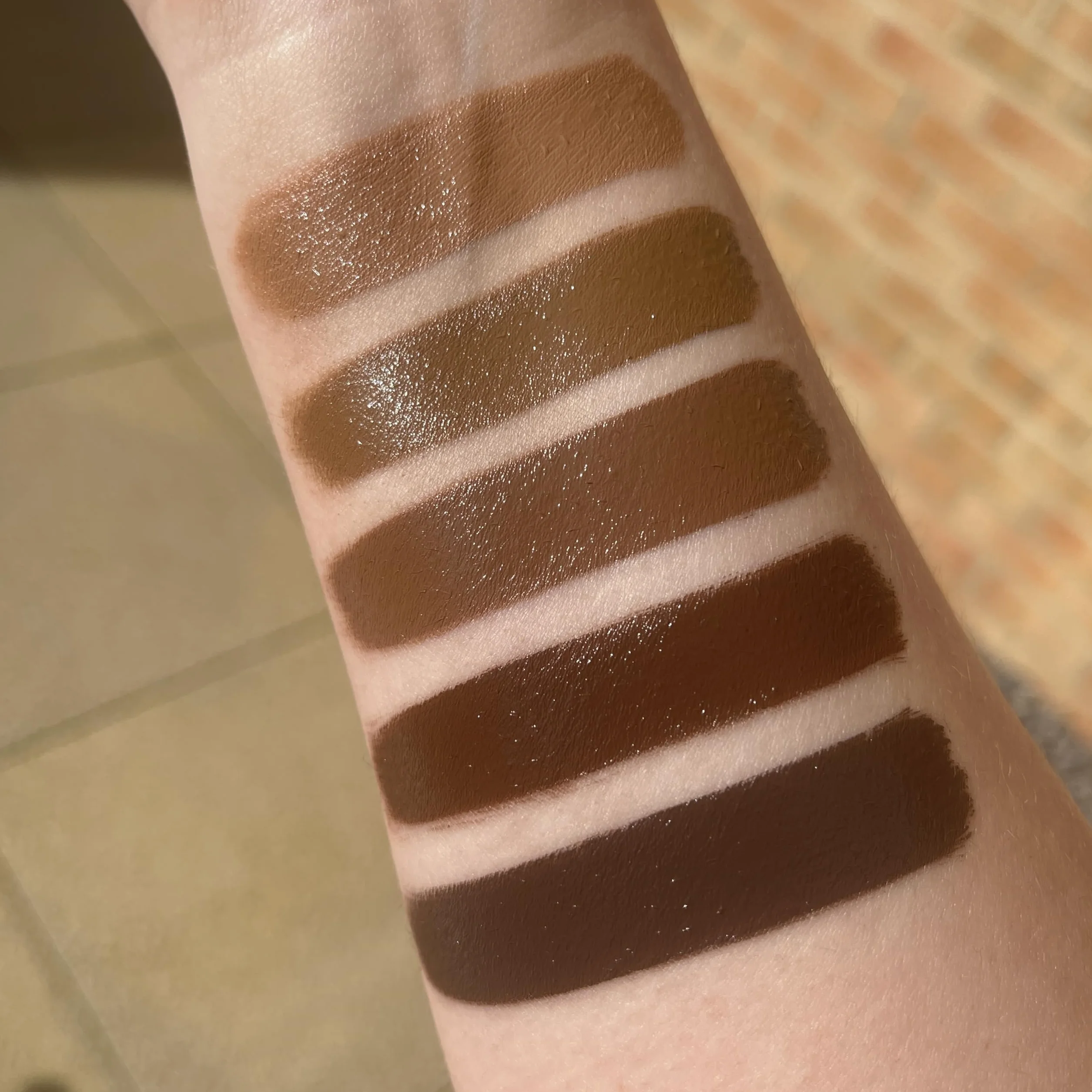 Makeup Revolution Ultra kremowy brązowiec 6,7 g