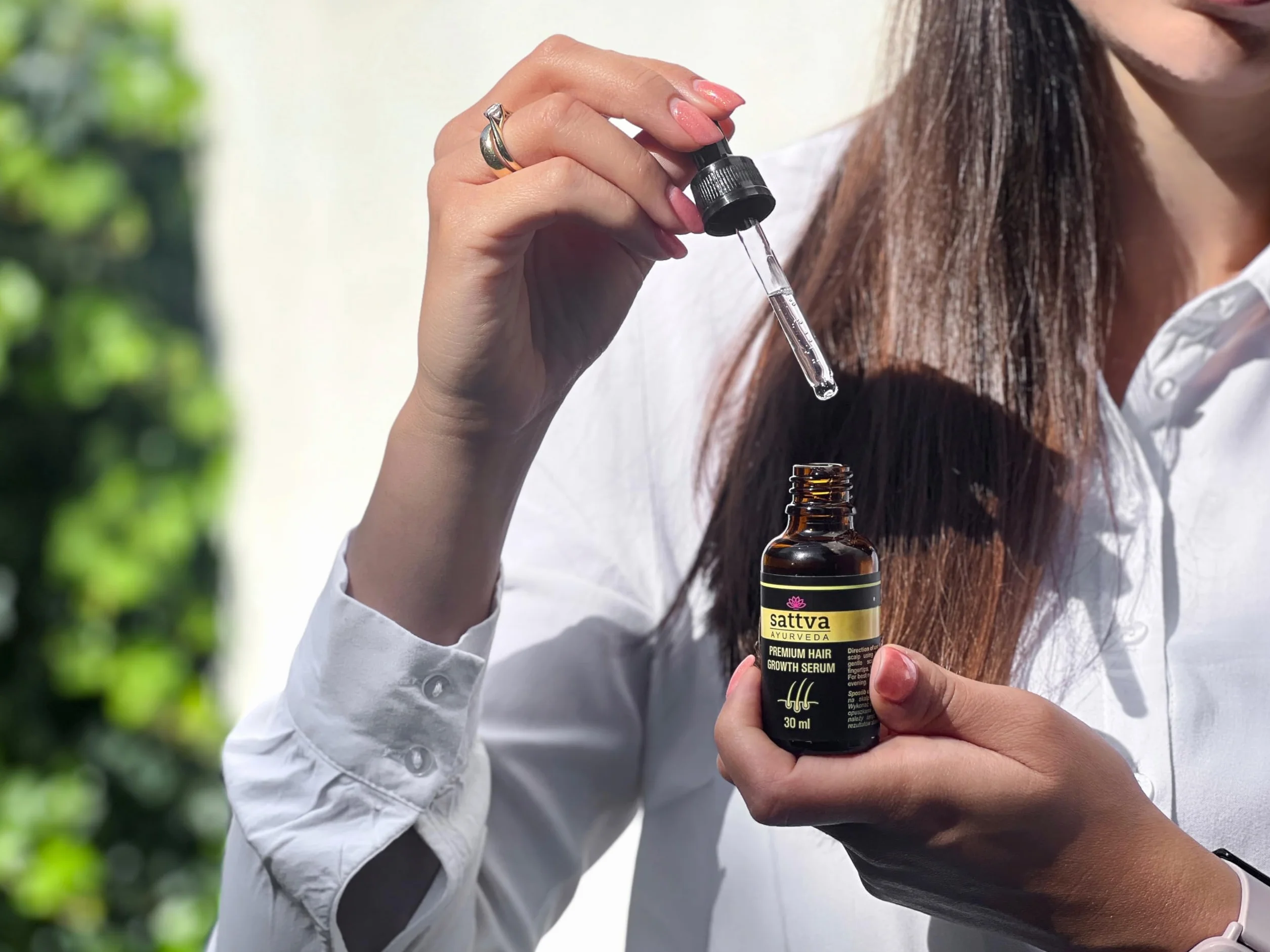 Serum na porost włosów z ekstraktem z rozmarynu i Redensyl firmy Sattva Ayurveda do skutecznego leczenia wypadania włosów u kobiet i mężczyzn