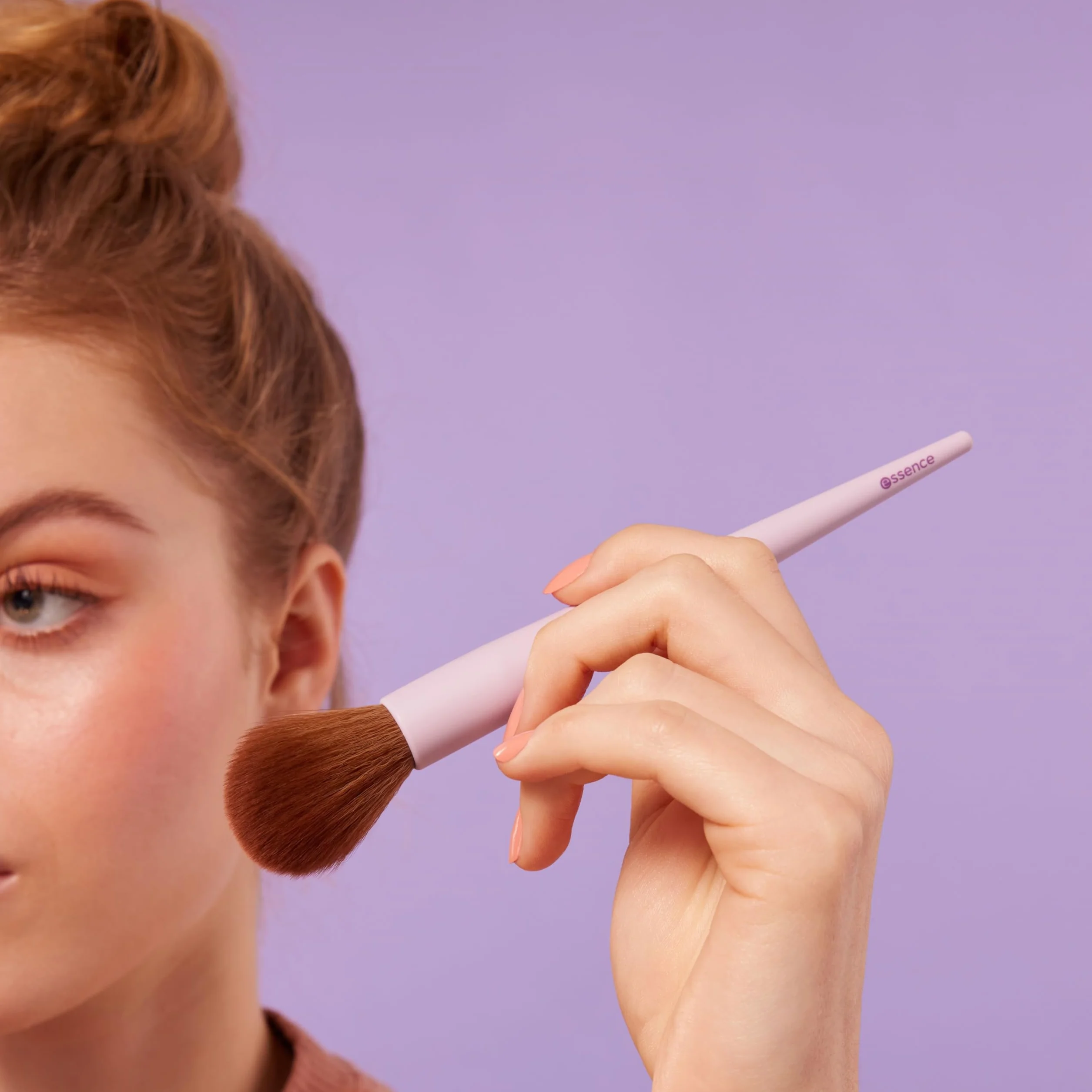 essence pędzel do różu i rozświetlacza (1pcs)