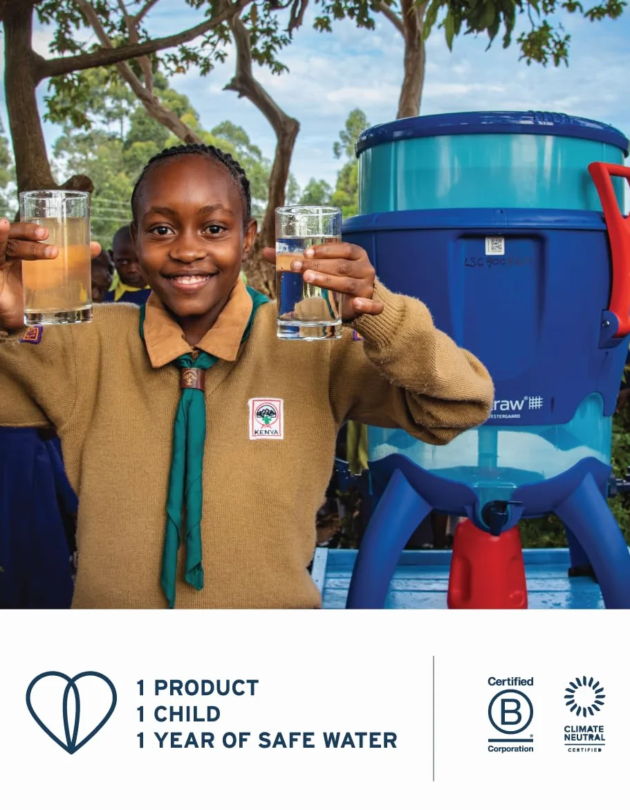 LifeStraw dzbanek z filtrem do wody 7 filiżanek szkło silikonowa podstawa niebieski ochrona bakterie pasożyty mikroplastiki ołów rtęć