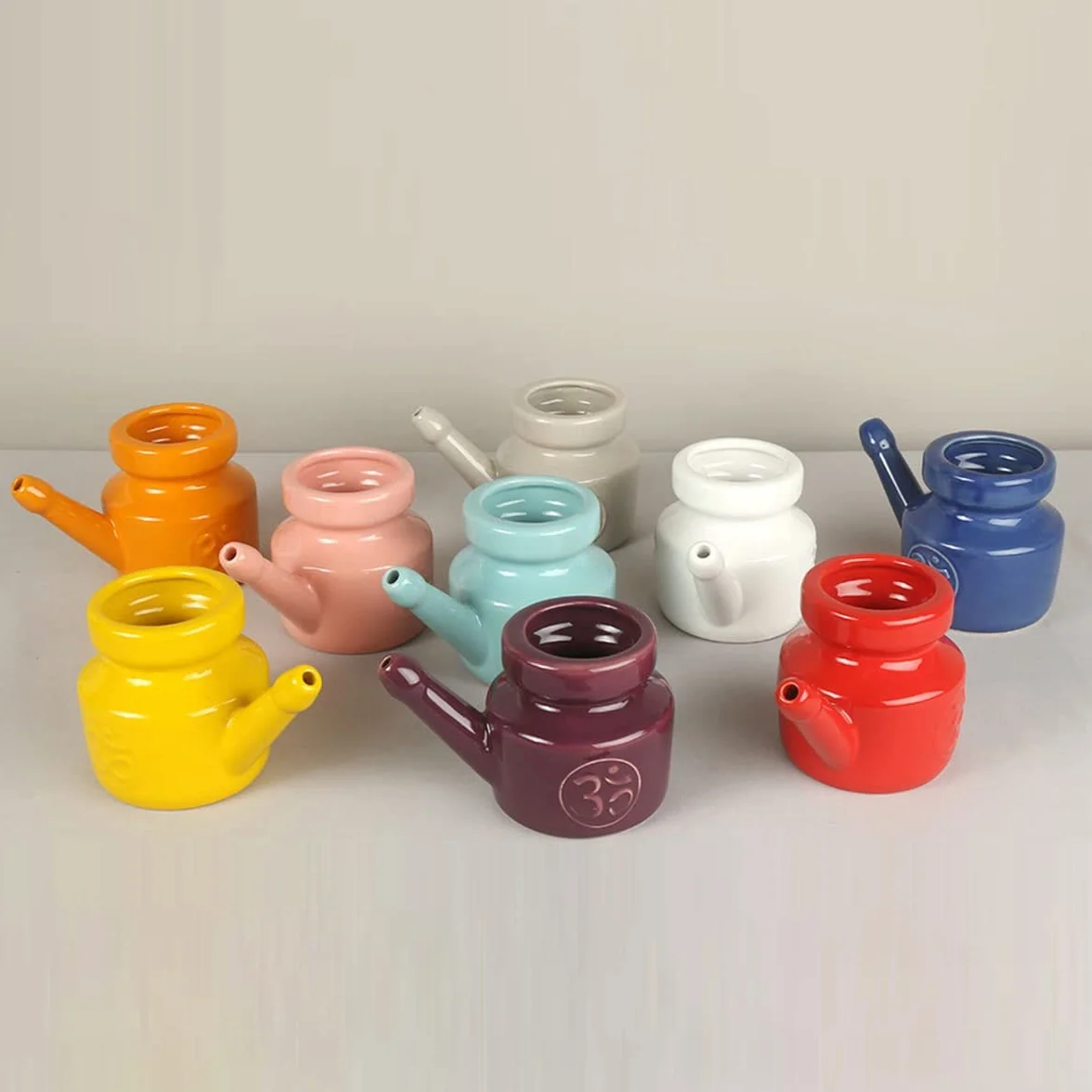 Ceramiczny garnek Neti 350 ml trwały szczelny wylewka do płukania biały