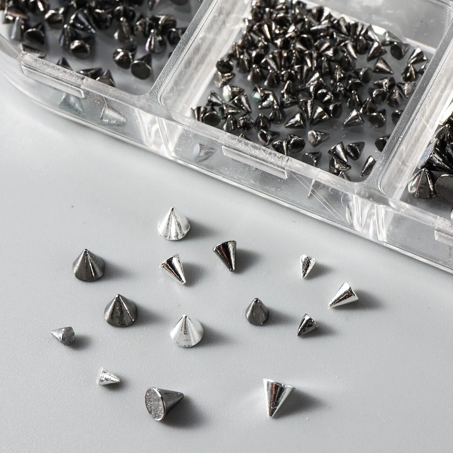 3D mini metalowe punkowe zawieszki do paznokci, złote, czarne, stożkowe, kolce, nity, biżuteria, stalowe kulki, biżuteria dla kobiet, manicure, zawieszki, akcesoria do samodzielnego wykonania