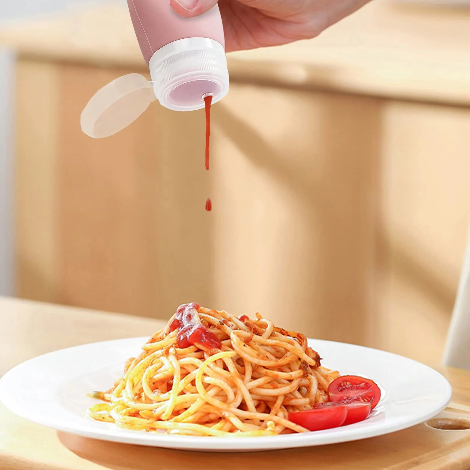 Zestaw butelek do squeeze do sałatek, szczelne mini butelki na przyprawy, przenośny pojemnik na dressing z szczotką do czyszczenia (38 ml)