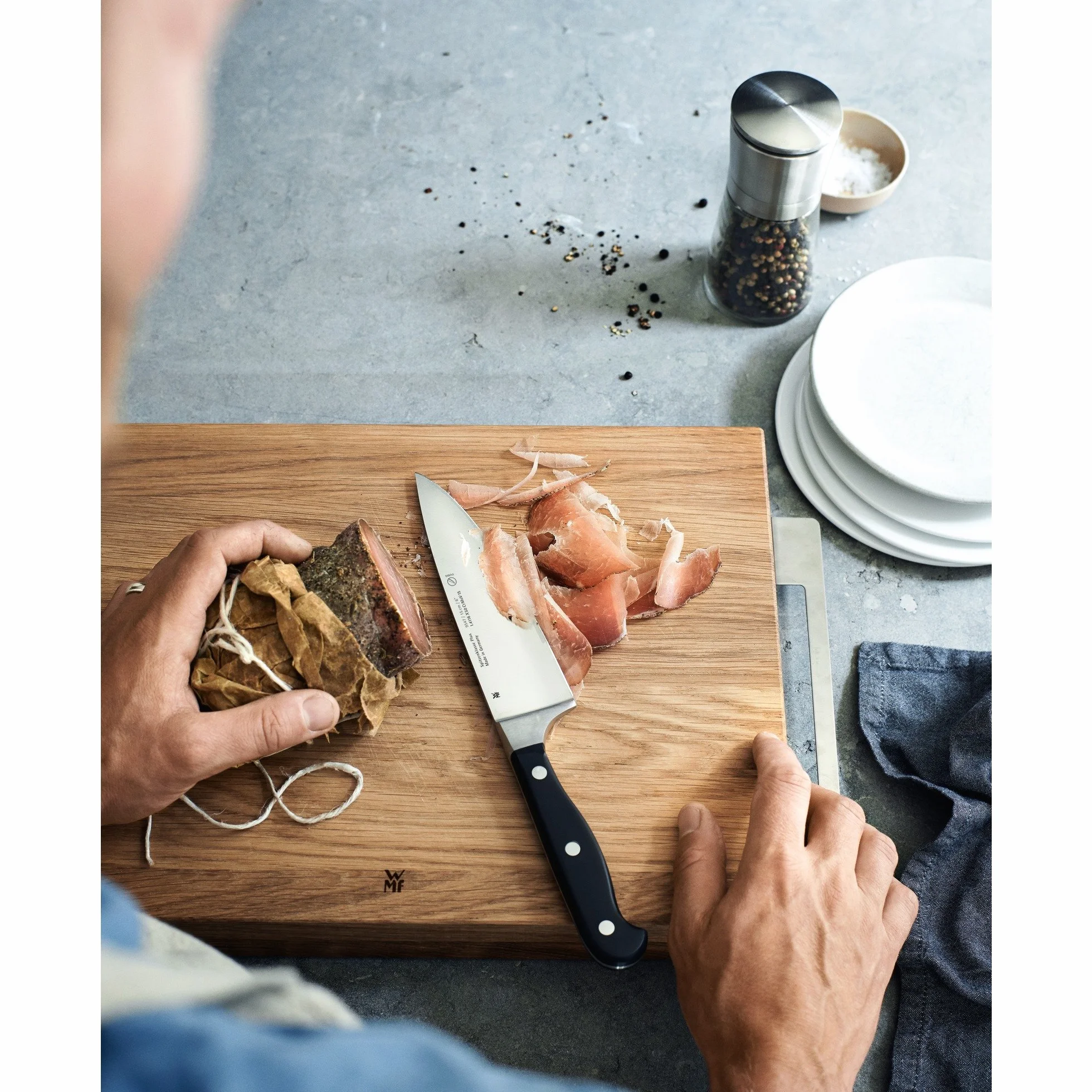 WMF Spitzenklasse Plus nóż Santoku 32 cm, kuty, Performance Cut, stal ostrza 18 cm
