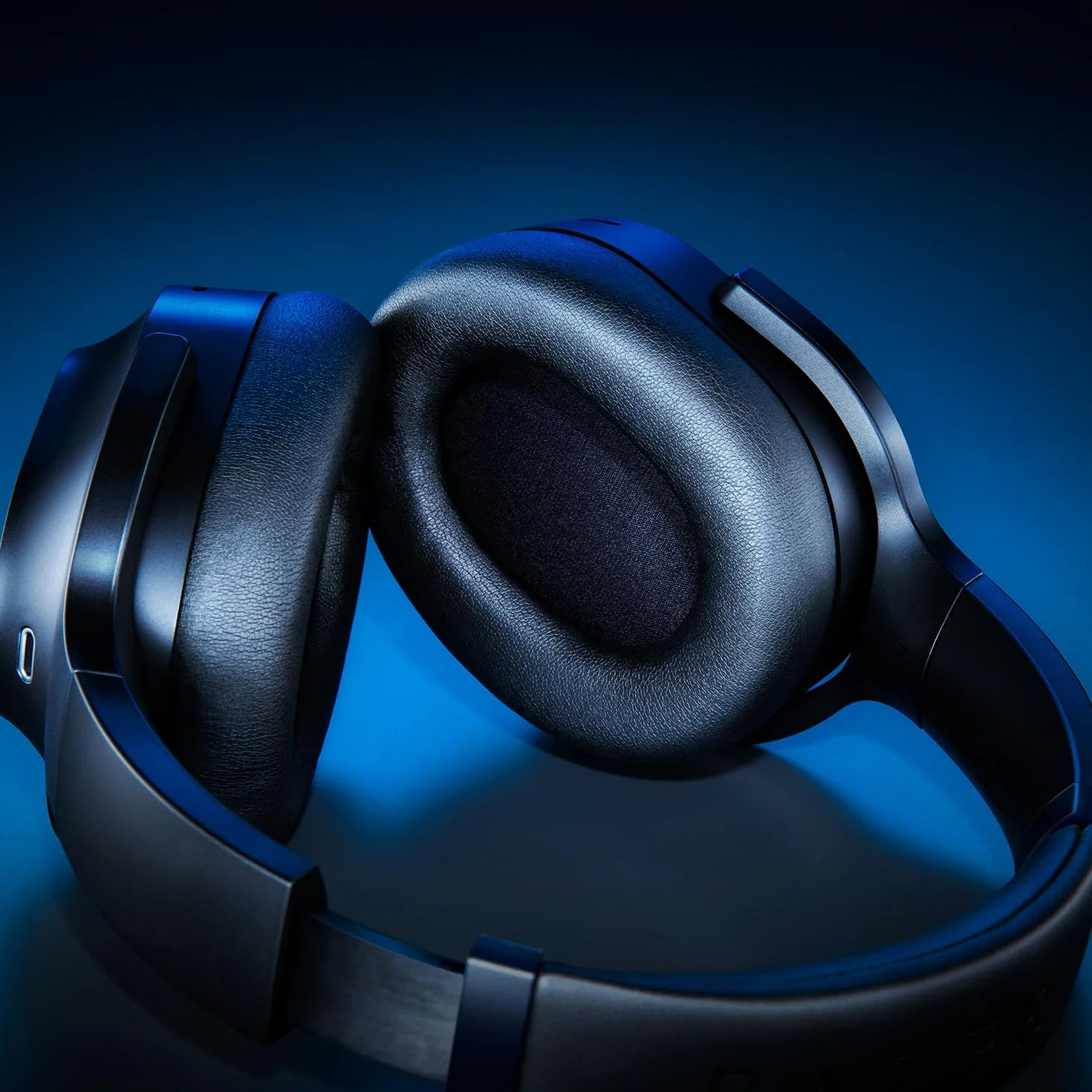Razer Barracuda Pro - Bezprzewodowy zestaw słuchawkowy do gier (Hybrid ANC, wzmacniacz dźwięku THX, SmartSwitch Wireless, przetworniki TriForce 50mm, zintegrowane mikrofony) Czarny