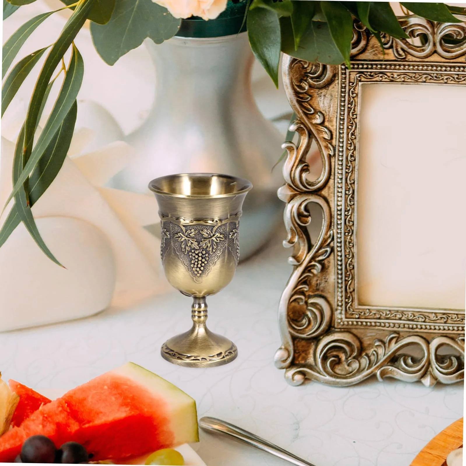 Hohopeti Metalowy Tłoczony Kielich Do Wina z Wzorem Winogron Stabilny i Elegancki Kubek Do Chińskich i Prezentów Vintage Style Wine Supplies Cup