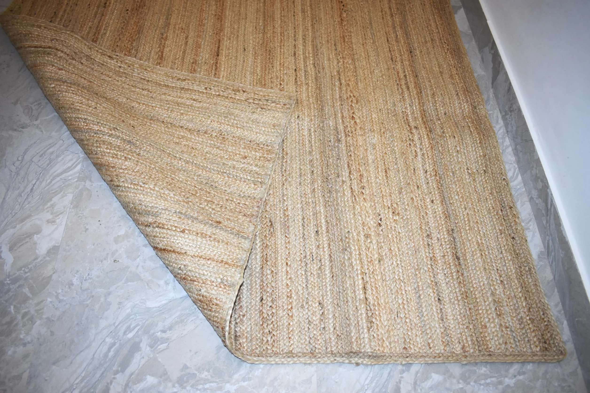 Dywan podłogowy z juty okrągły 150 x 200 cm ręcznie pleciony