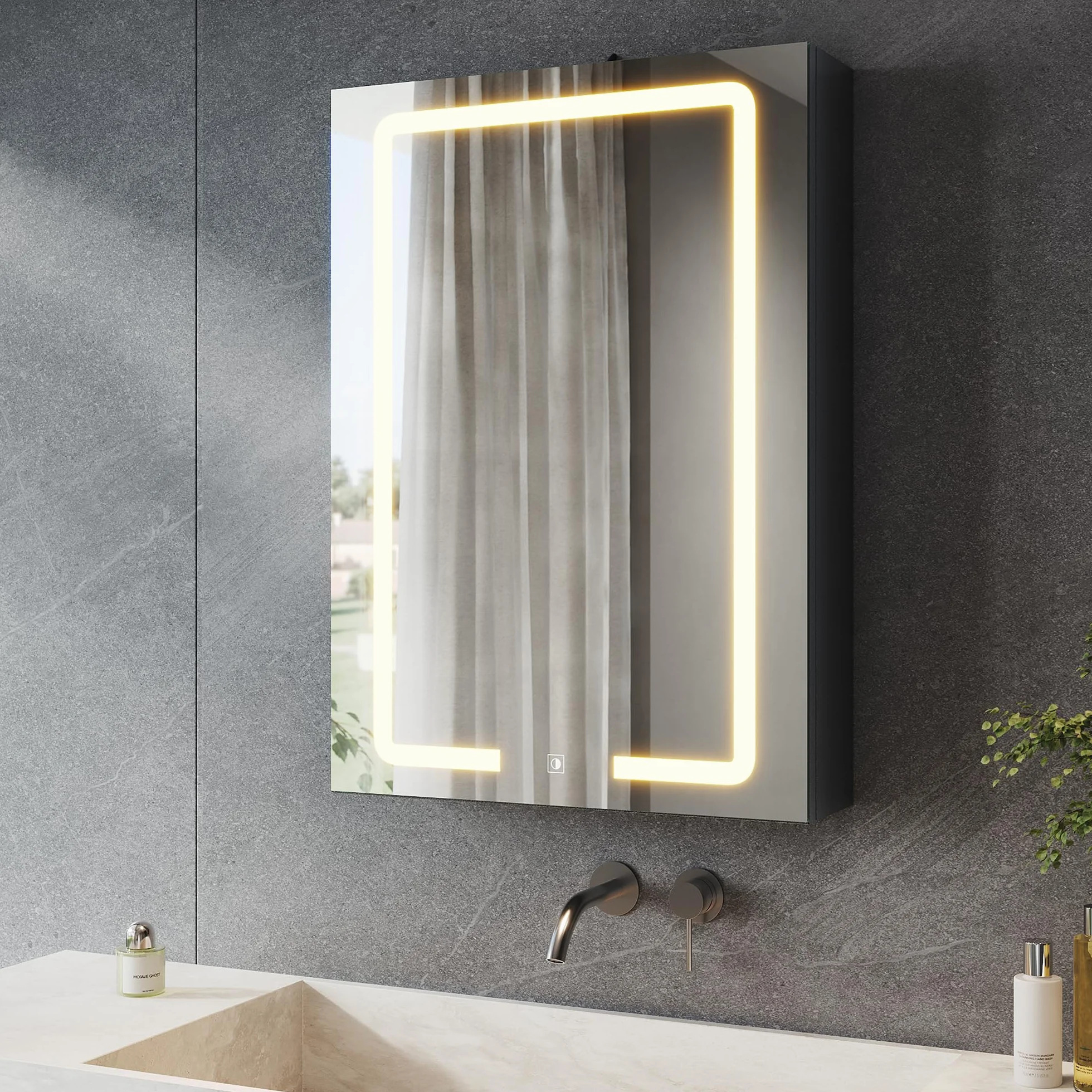SONNI Szafka z lustrem LED z organizerem na kosmetyki, 50 x 70 cm, gniazdko elektryczne i 3-krotne powiększenie, 3 kolory światła, możliwość przyciemniania – ciemnoszara