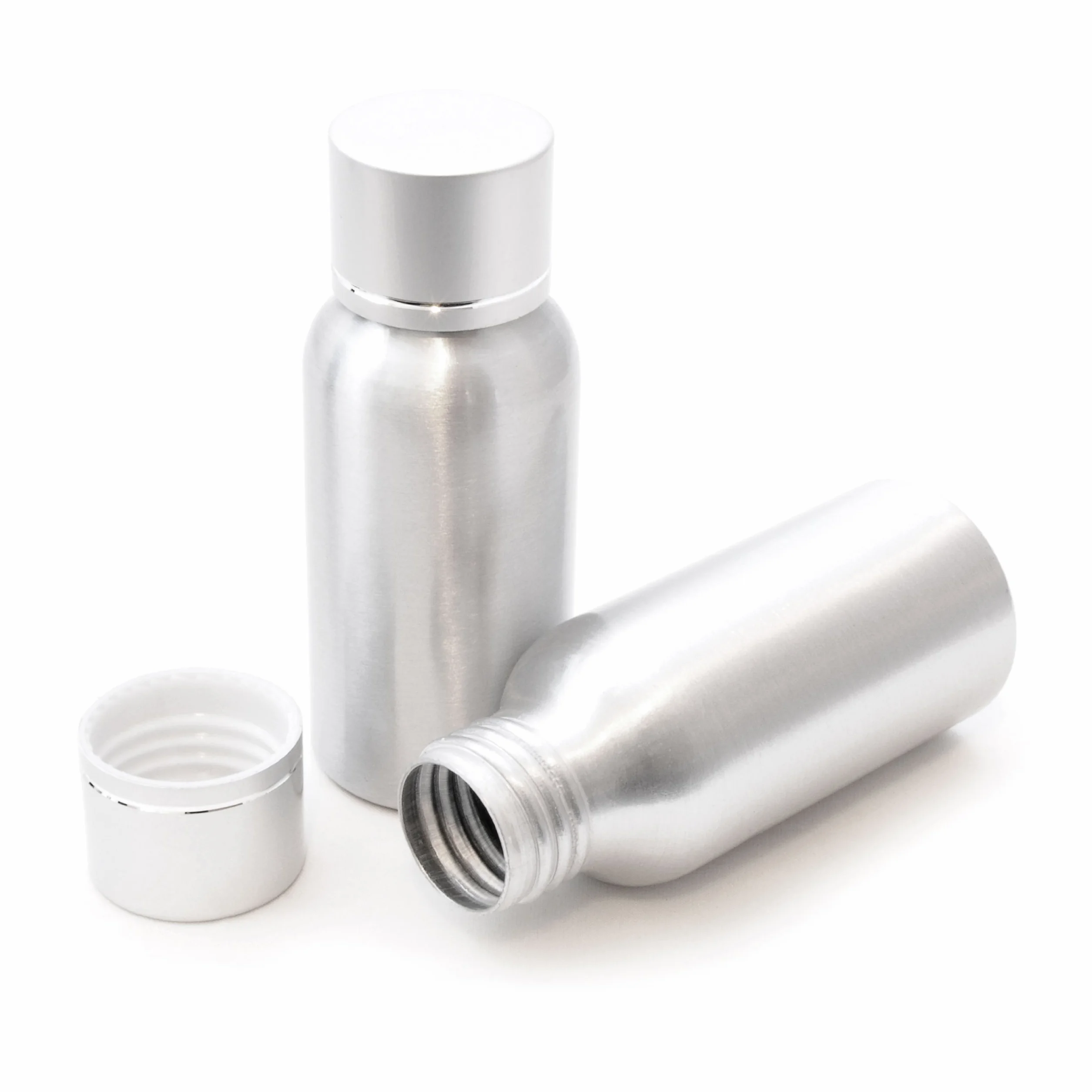 Ganzoo 3 x 50 ml butelki ze szczotkowanego aluminium, srebrne: rozpylacz, dozownik pompka i butelka do napełniania, przenoszenia i organizacji płynów, wysokość 108 mm, średnica podstawy 35 mm, 25 g
