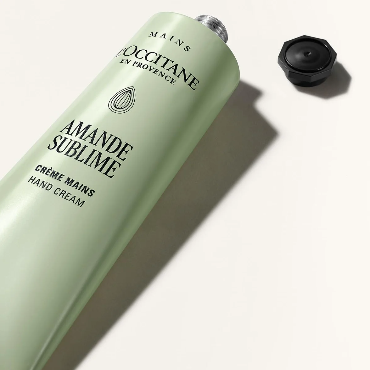 L'OCCITANE Krem do rąk Amendel (Amande Sublime), 75 ml, lekka konsystencja i delikatny zapach, wyprodukowany we Francji