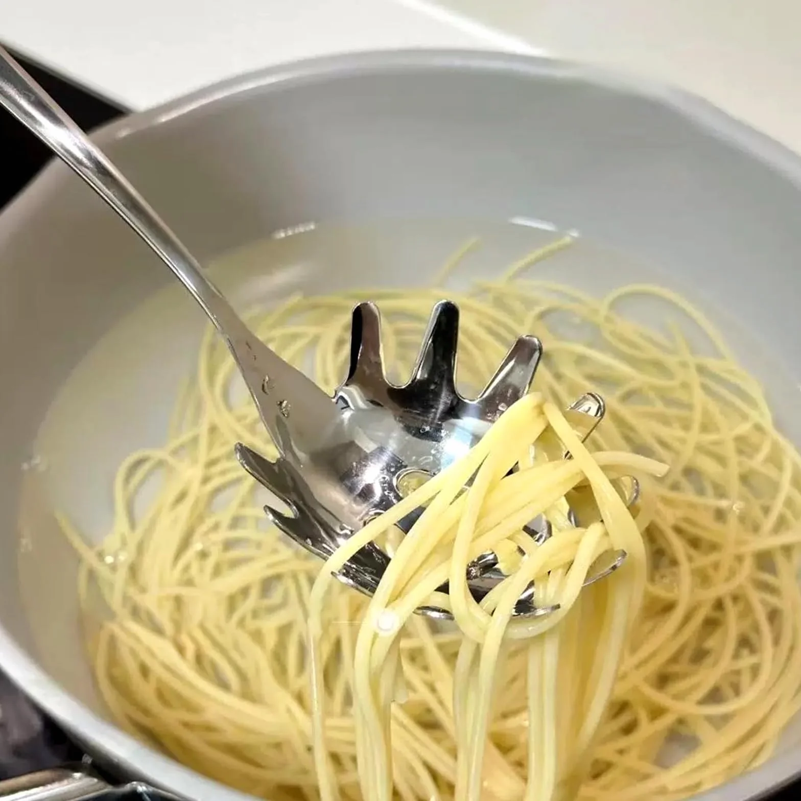 Zestaw 3 łyżek do spaghetti zawiera szczypce do makaronu, chochlę do makaronu i porcjowanie spaghetti, szczypce do spaghetti z zębami, szczypce ze stali nierdzewnej, odpowiednie do pieczenia i