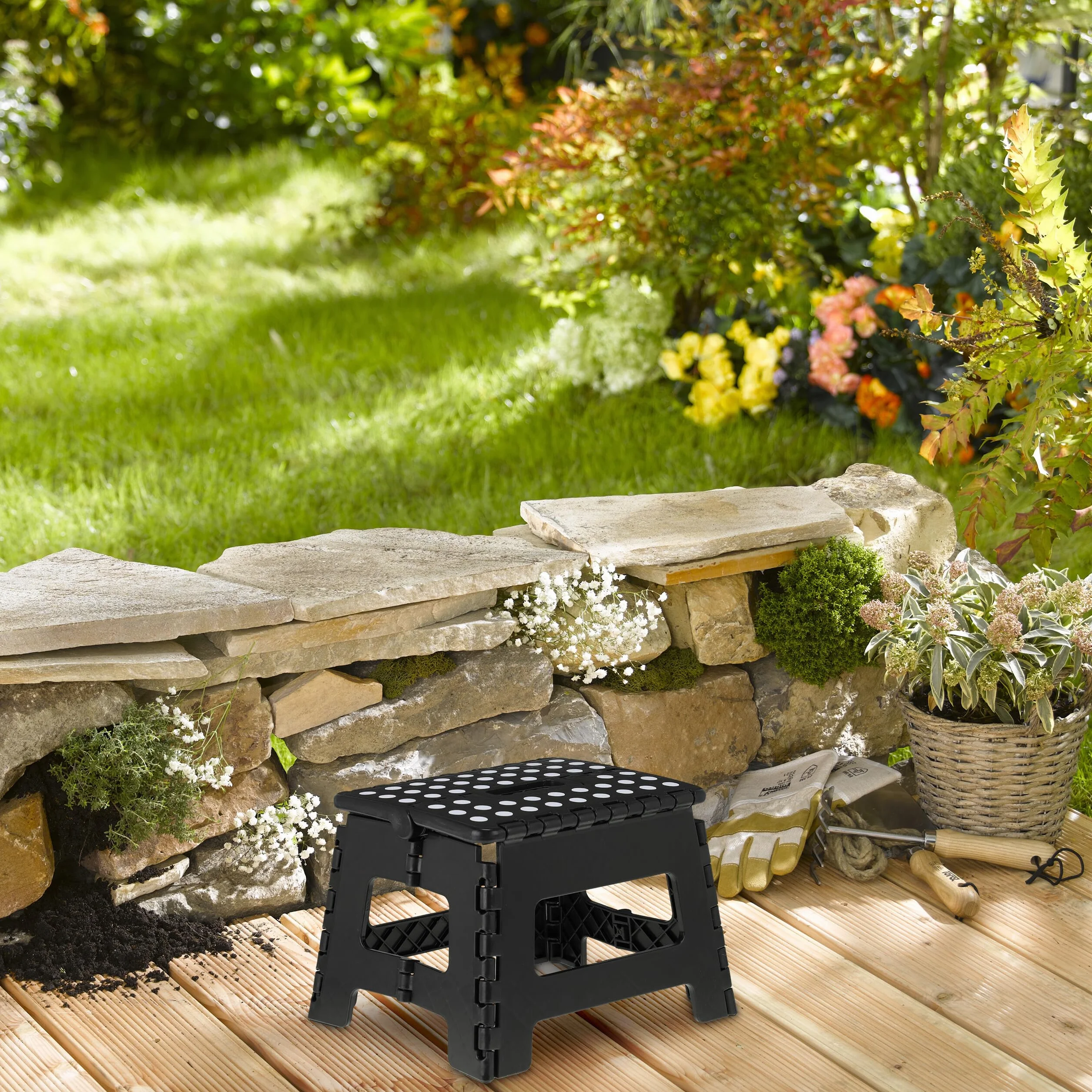 Relaxdays Stołek do chodzenia, składany, wysokość 22,5 cm, 1 stopień, do 120 kg, antypoślizgowy taboret składany z tworzywa sztucznego, czarny