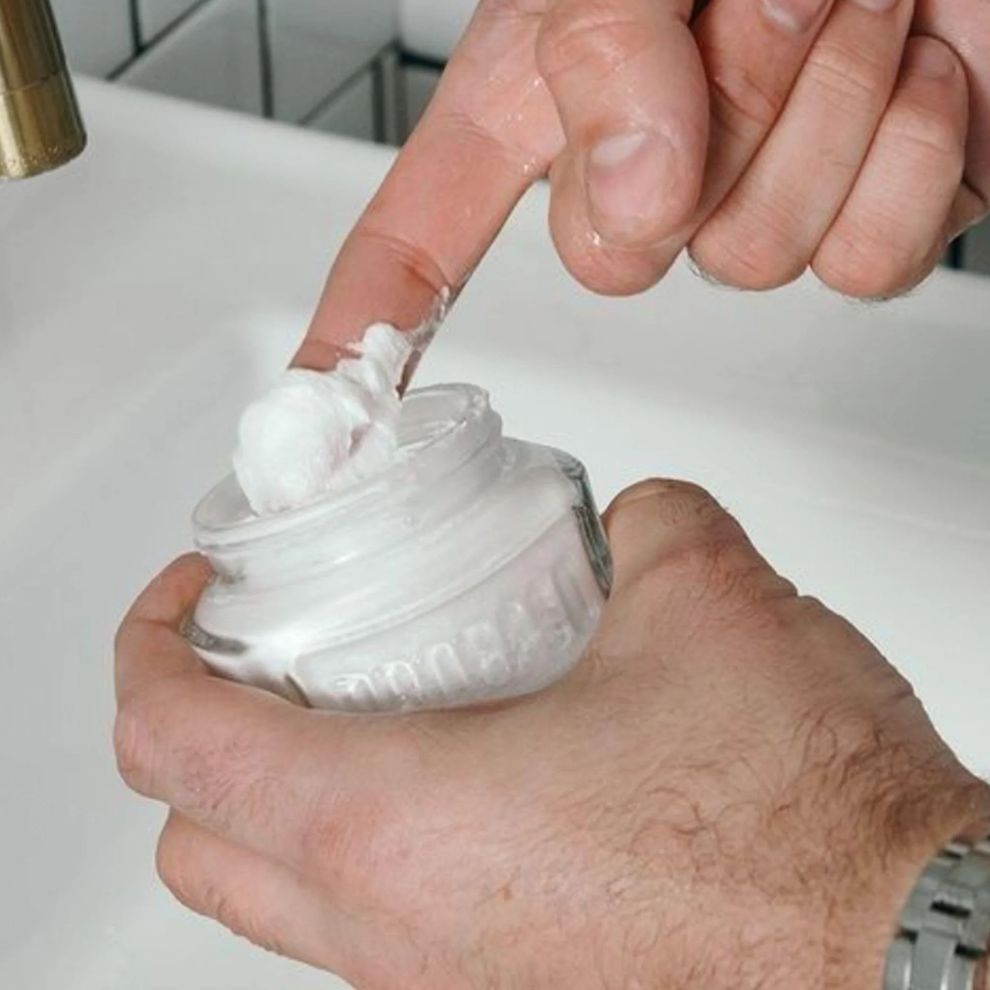 Proraso Pre Shave Cream, 100 ml, odświeżający i ożywiający krem do golenia do stosowania przed goleniem, z olejkiem eukaliptusowym i mentolem, wyprodukowano we Włoszech, zielony