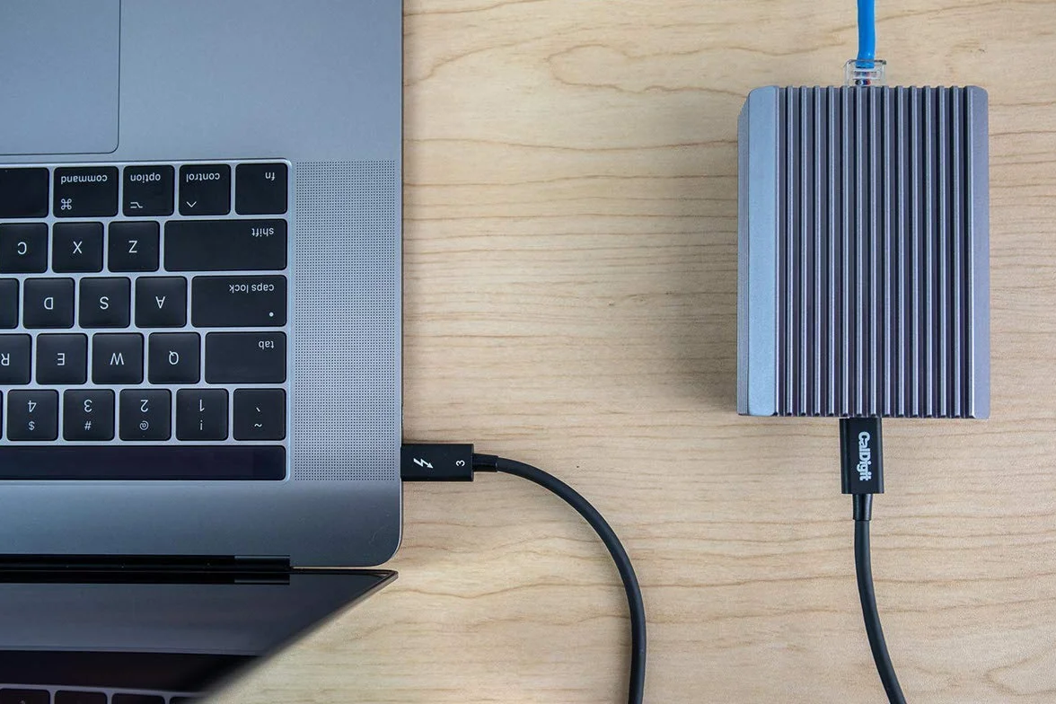 CalDigit Connect 10G – Thunderbolt 3 do 10 Gb adapter Ethernet dla komputerów Mac i PC