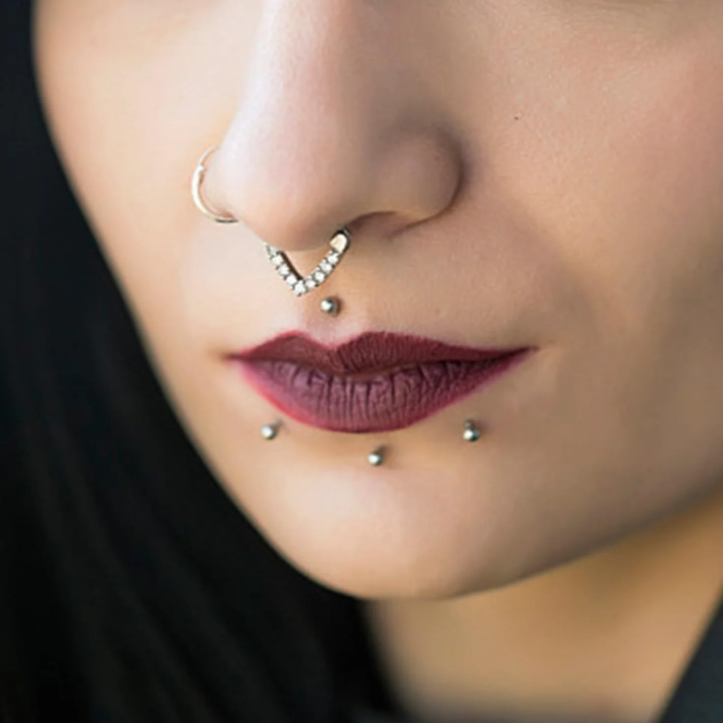 Zestaw 40-częściowy do piercingu, 1-częściowa torebka do przechowywania, stalowa kulka do piercingu, zamienna biżuteria do piercingu, kulka do piercingu do ust i paznokci