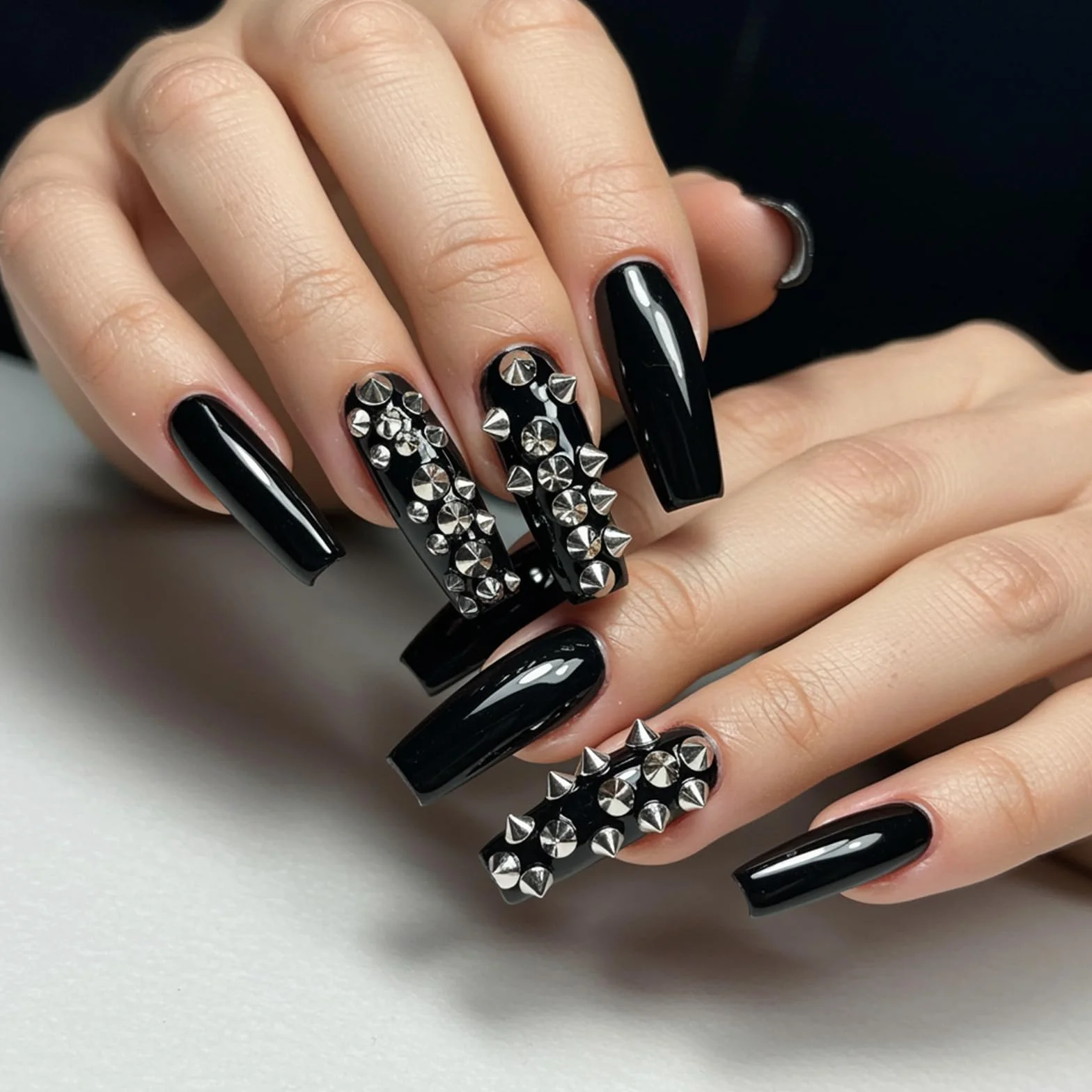 3 pudełka Nail Charms Gothic wisiorki do paznokci 3d mini niedźwiedzi Punk paznokcie Charm stożki kolce biżuteria do paznokci Nail Art kolczyki paznokci kamienie do paznokci złotnictwo akcesoria do