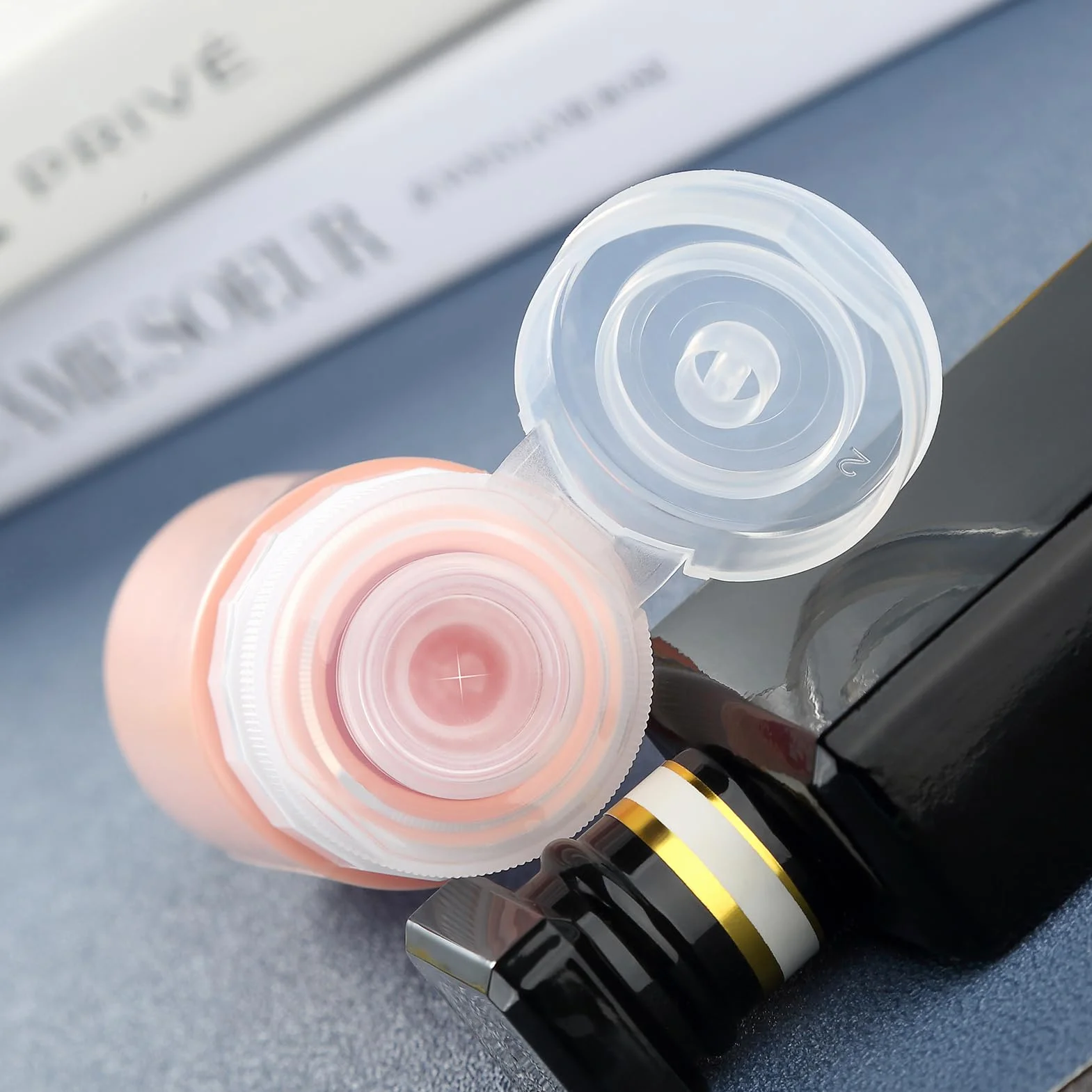 Gemice Silikonowe butelki podróżne 90 ml, 4 sztuki, szczelne pojemniki podróżne, zestaw przyborów toaletowych, zatwierdzone przez FDA, pojemniki na płyny, do szamponu, kremu, odżywki, pielęgnacji