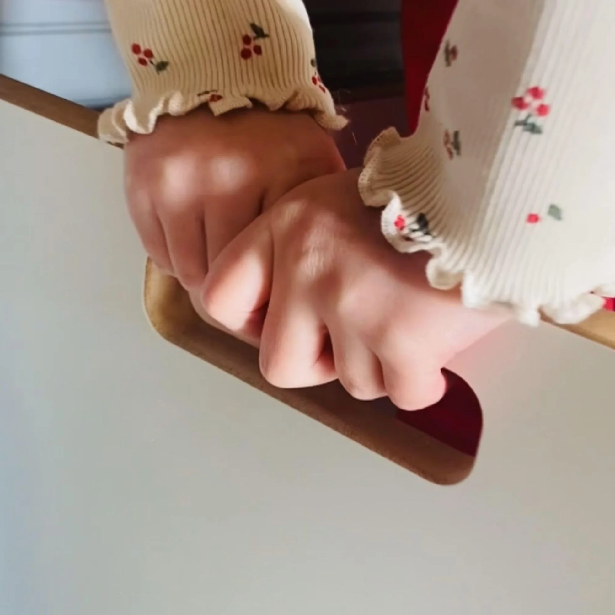 Kitchen Helper dla dziecka – czarny, super bezpieczny Pomocnik kuchenny Montessori, Wieża Edukacyjna Dla Dzieci, Bezpieczny stopień dla dzieci do Kuchni, Certyfikat, Zabudowany, Wyjmowana Blokada