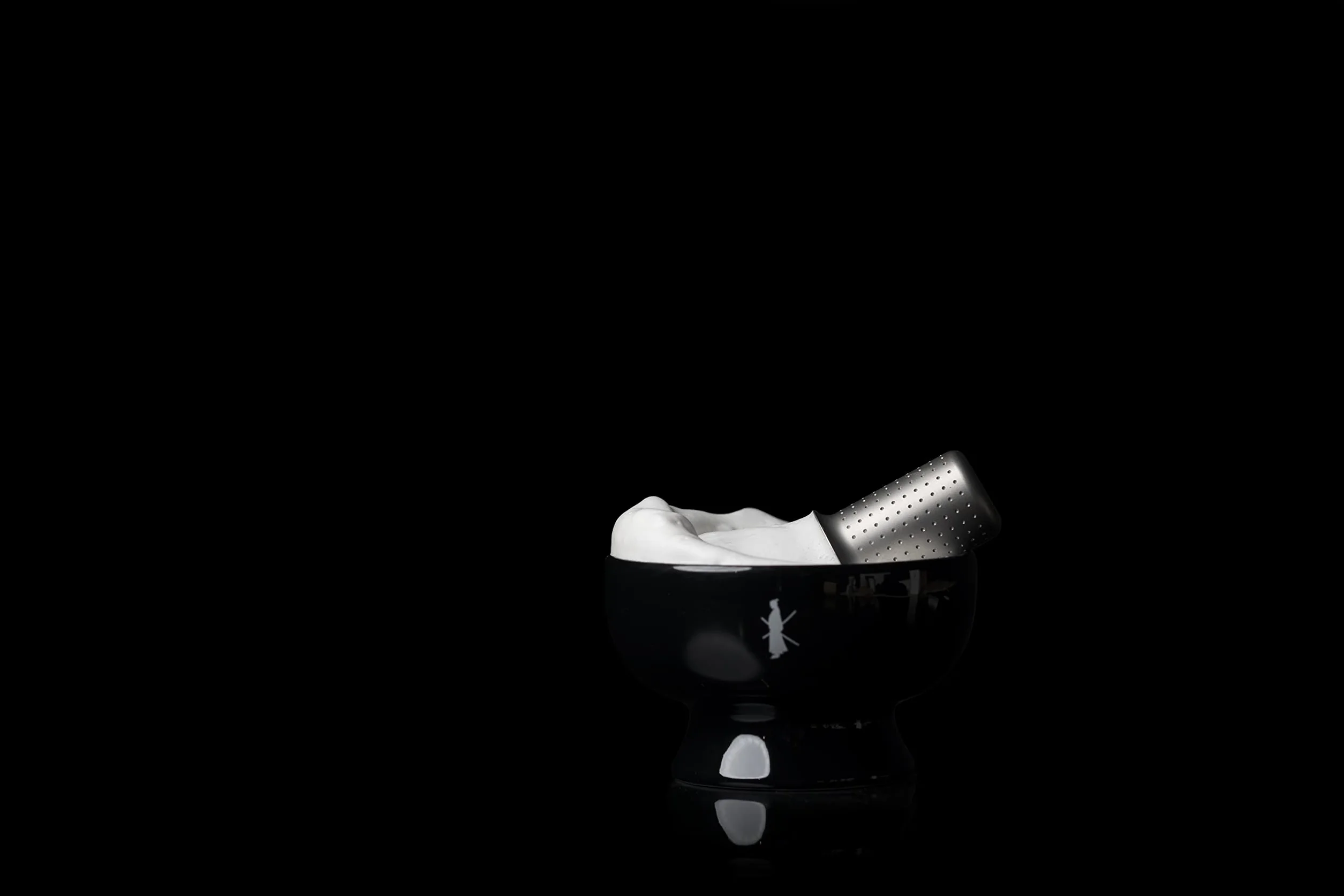Tatara Porcelain Shaving Soap Bowl | Interior Dimples for Easy Lather | 100% Made in Portugalii | Ergonomic (kolor biały)