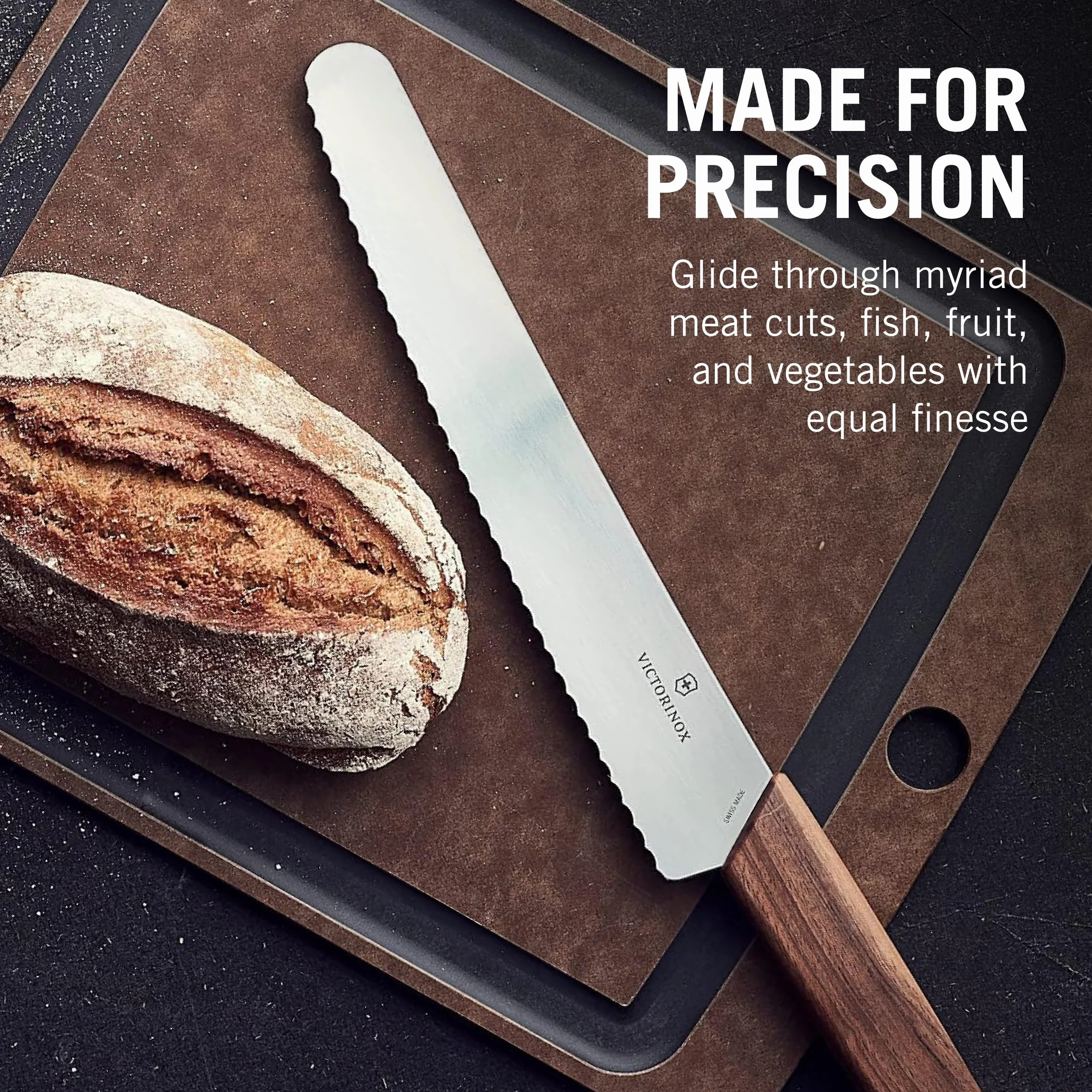 Victorinox Swiss Modern Santokumesser mit Kullenschliff, braun