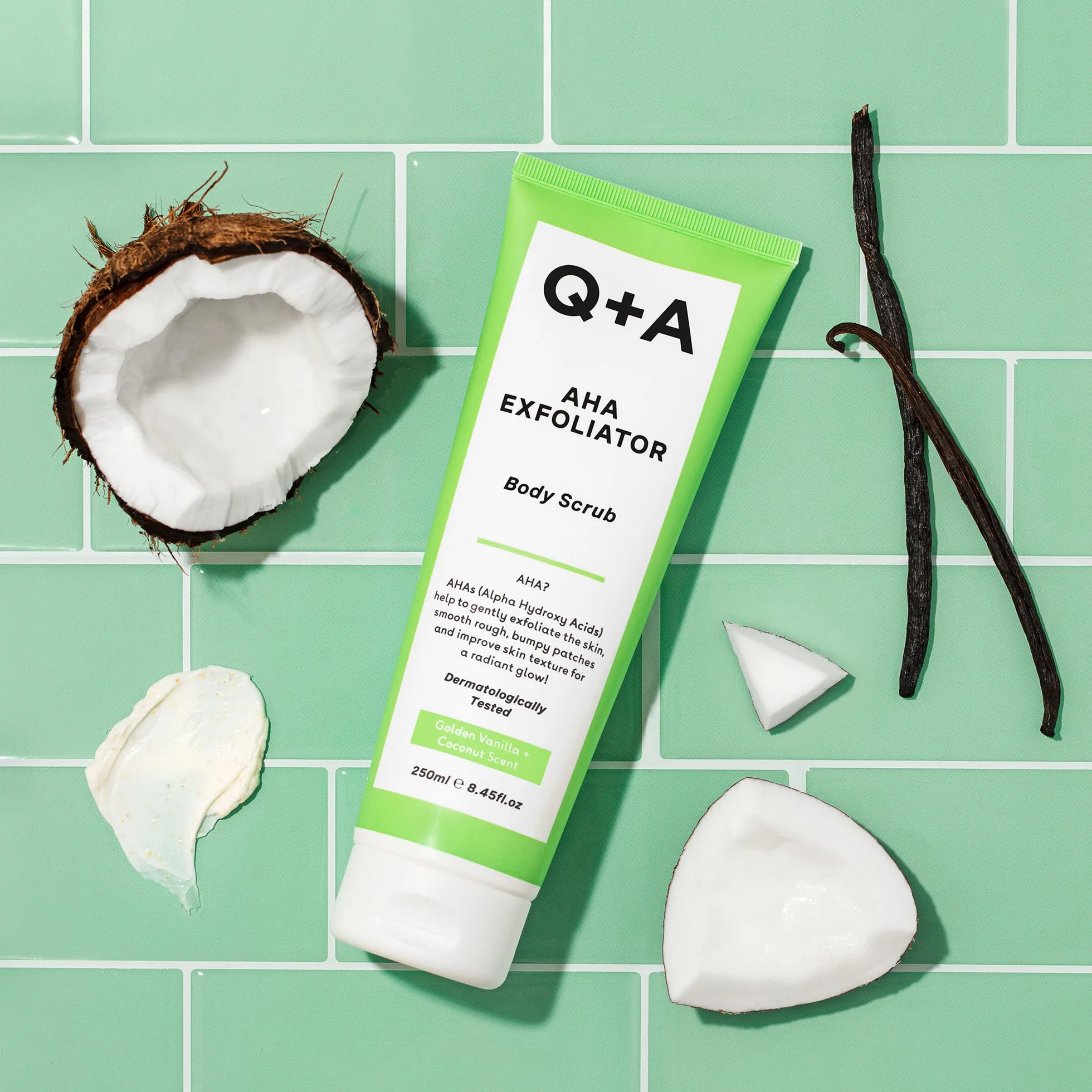 Q+A Peeling AHA do Ciała - Odnowa Skóry. Mieszanka kwasów AHA: kwasu mlekowego i glikolowego w połączeniu z eksfoliantami poprawia teksturę skóry i promuje jej miękkość i elastyczność, 250ml.