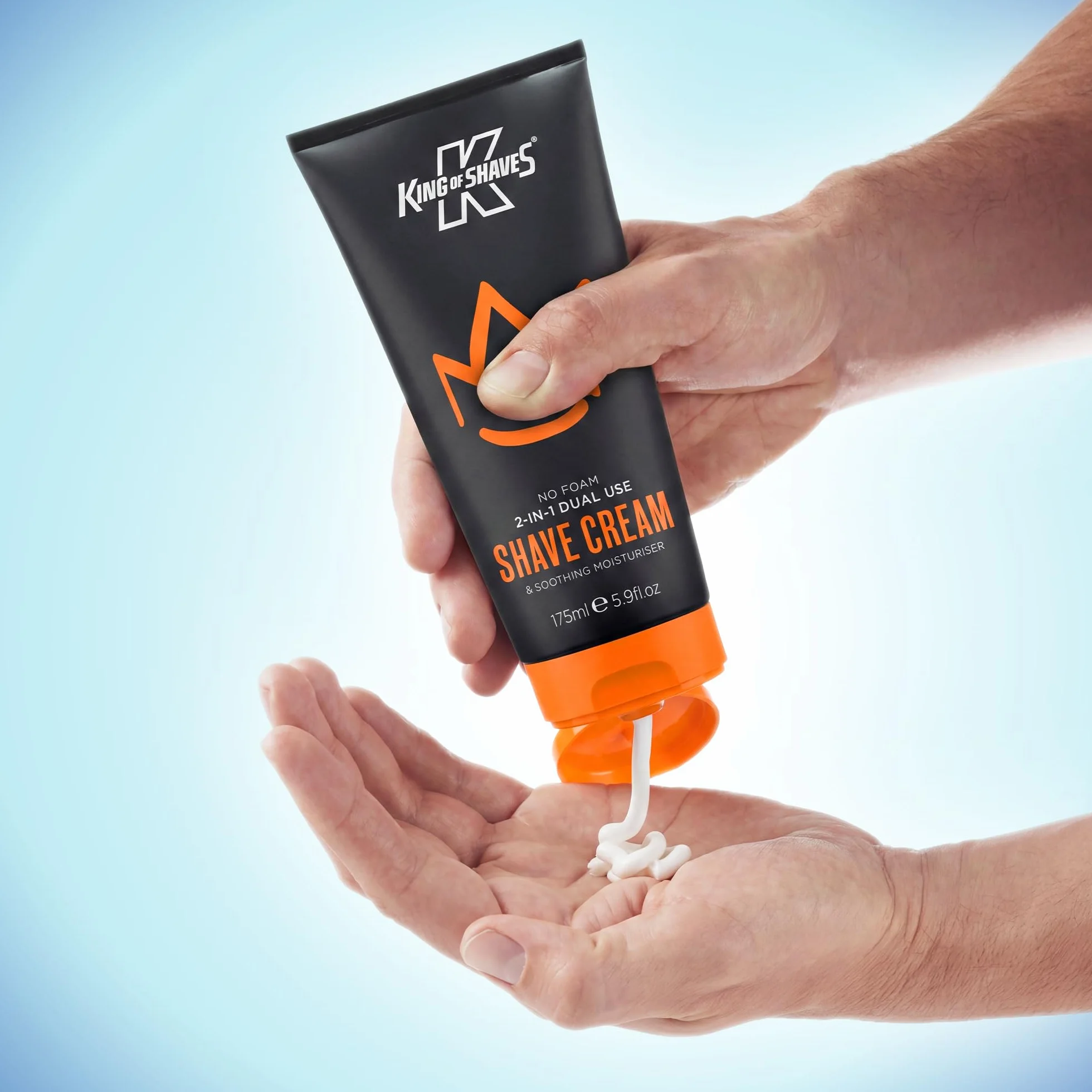 King of Shaves 2 w 1 Krem do golenia bez piany i nawilżacz po goleniu dla mężczyzn, żel do wrażliwej skóry, redukuje podrażnienia, 86% składników naturalnych, 4 x 175ml