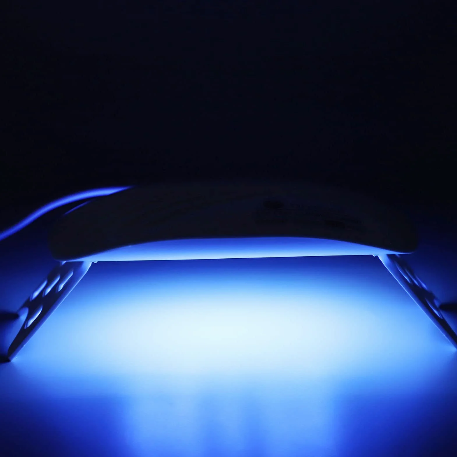 Suszarka do paznokci, 36W 12 LED ż Nail Polish UV LED Light USB Curing Lamp ze składanym stojakiem, przenośne światło utwardzające Profesjonalna lampa żelowa Nail Light dla Nail