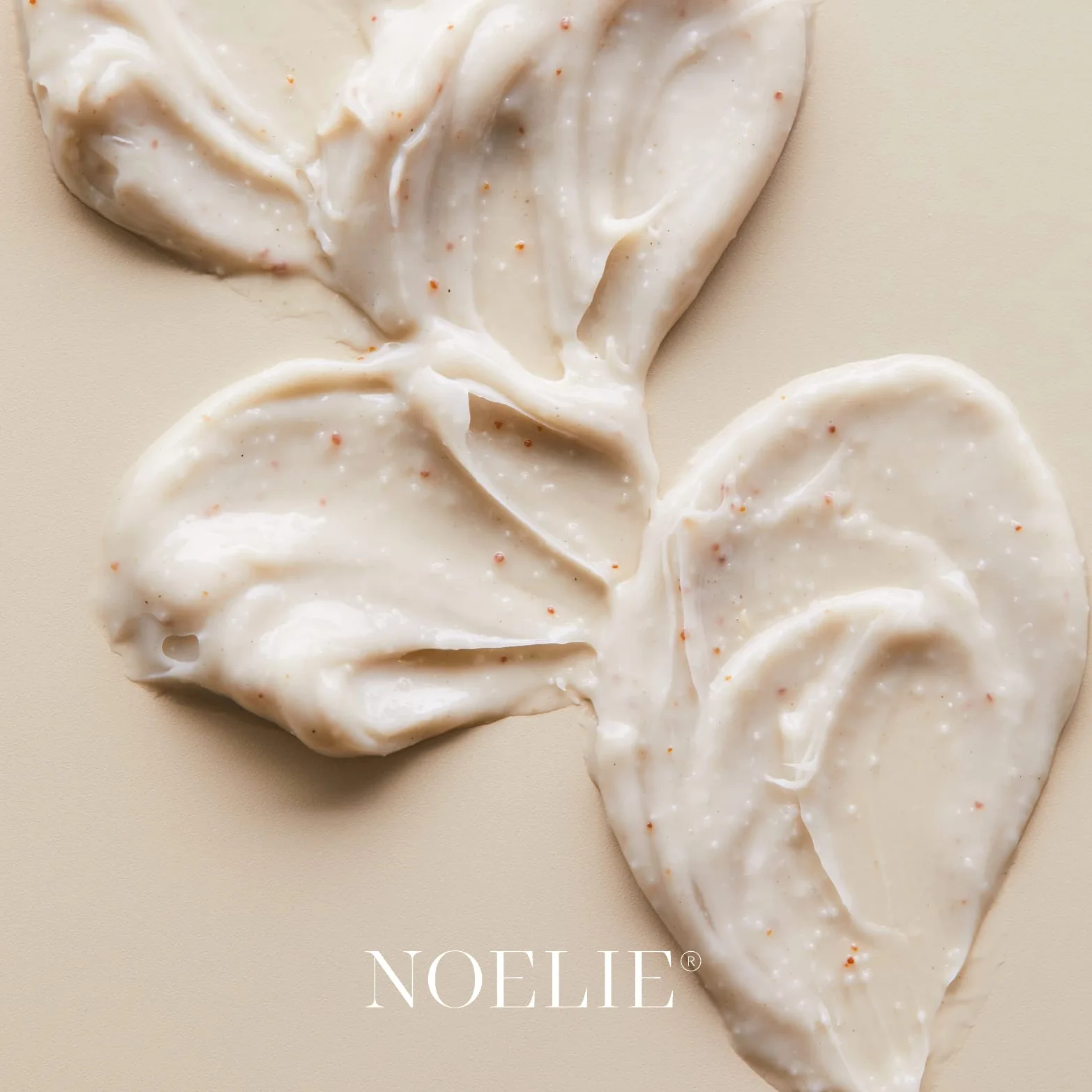 NOELIE Hydra Lift Stymulacja maseczka peelingująca 50 ml | bardzo skuteczny naturalny kosmetyk | luksusowa enzymatyczna maska peelingująca dla zmęczonej i zanieczyszczonej skóry | nadaje jędrną i jędrną skórę twarzy | Made in Germany