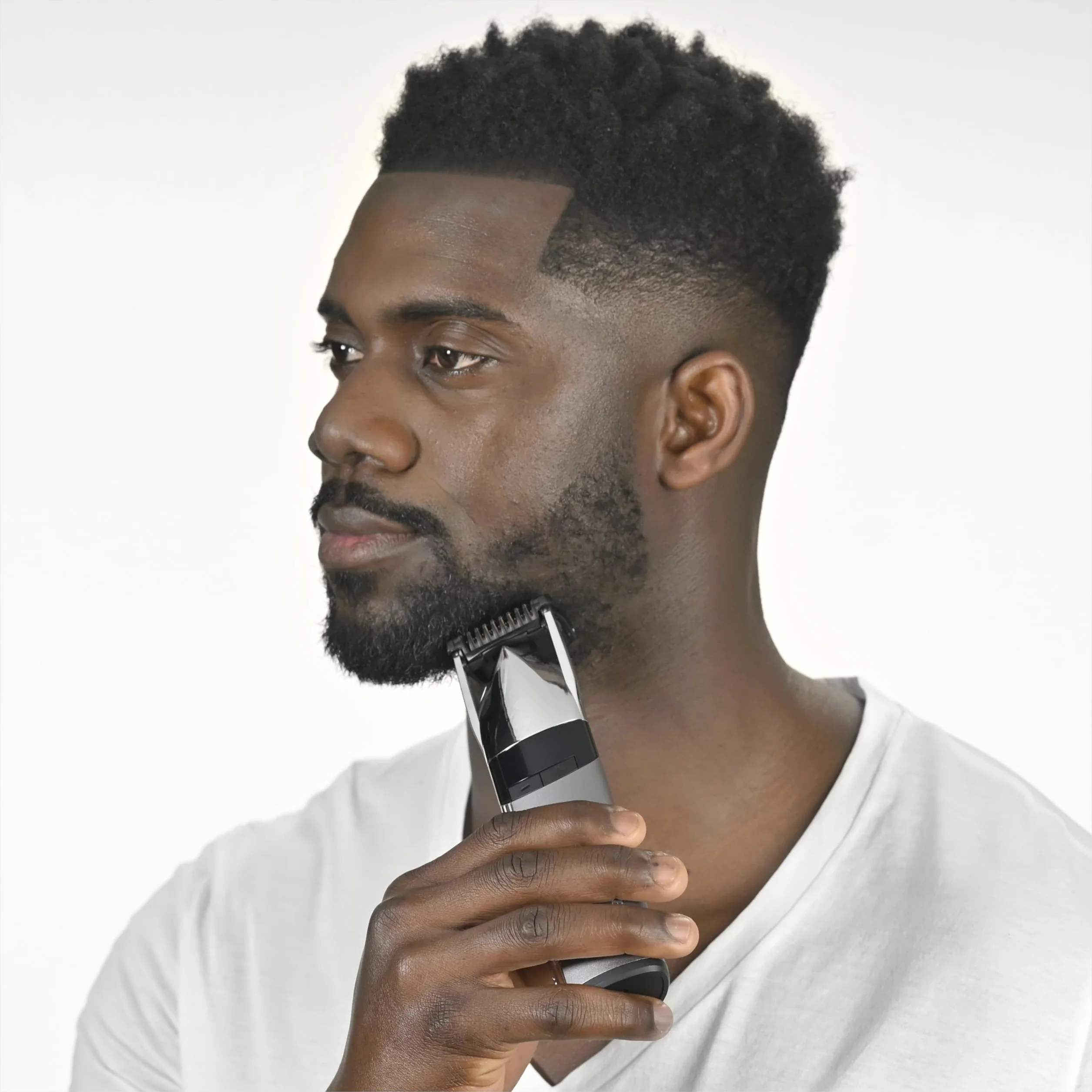 BaByliss Super‑X Trymer do Zarostu – Wodoodporny trymer do brody z japońskimi ostrzami stalowymi, regulacja motorowa (0,4–5 mm), wyświetlacz cyfrowy, bateria litowo‑jonowa, 90 minut pracy, S996E