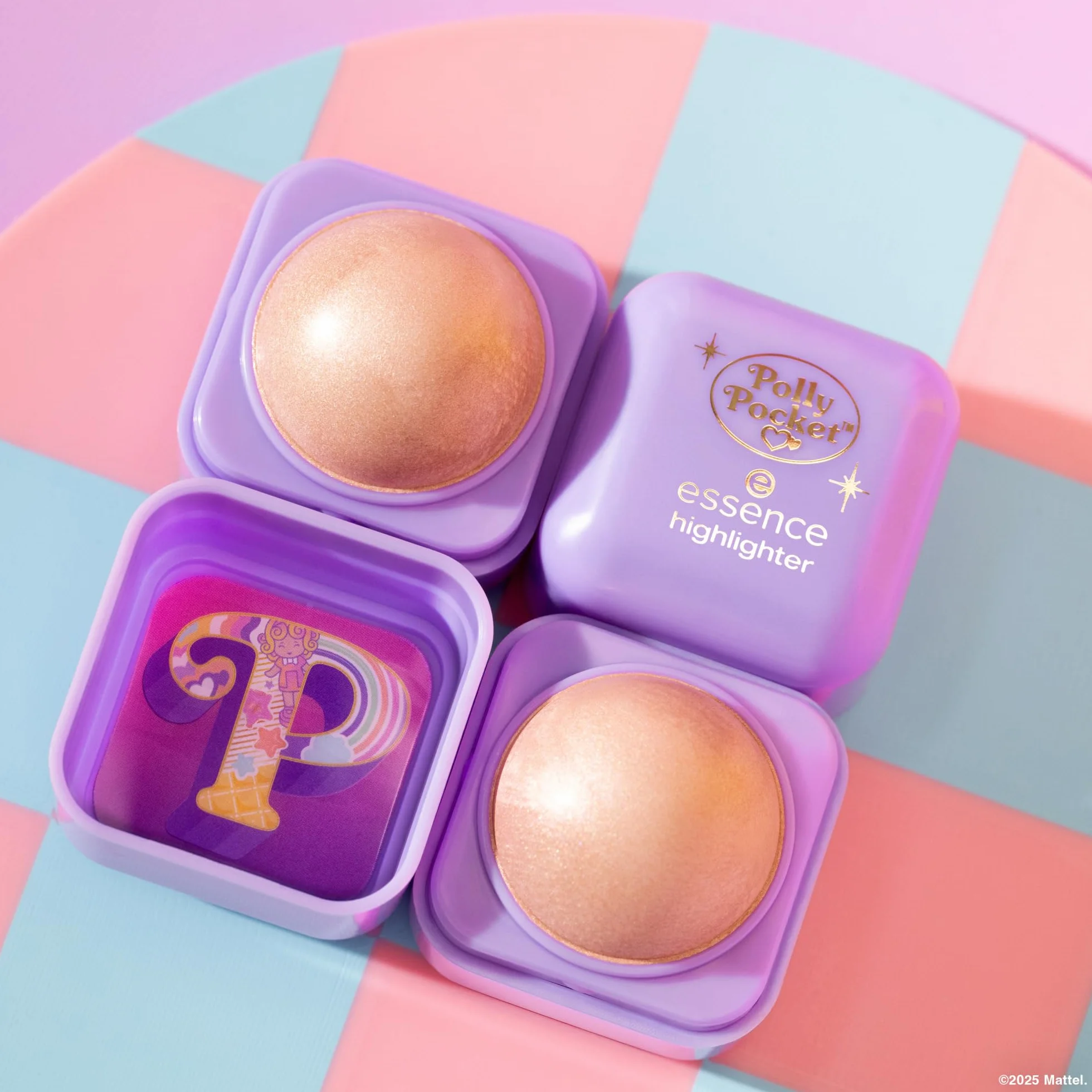 essence Rozświetlacz do twarzy Polly Pocket highlighter, mieniący się (6.1g)