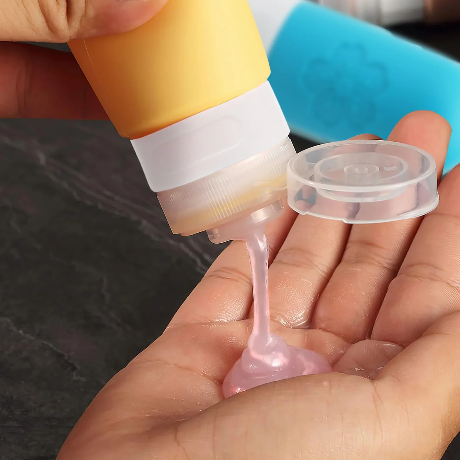Zestaw 17 silikonowych butelek podróżnych z etykietami, 90 ml, zatwierdzone przez FDA pojemniki podróżne z motywem begonii, zestaw podróżny do napełniania, zestaw podróżny do szamponu, balsamu