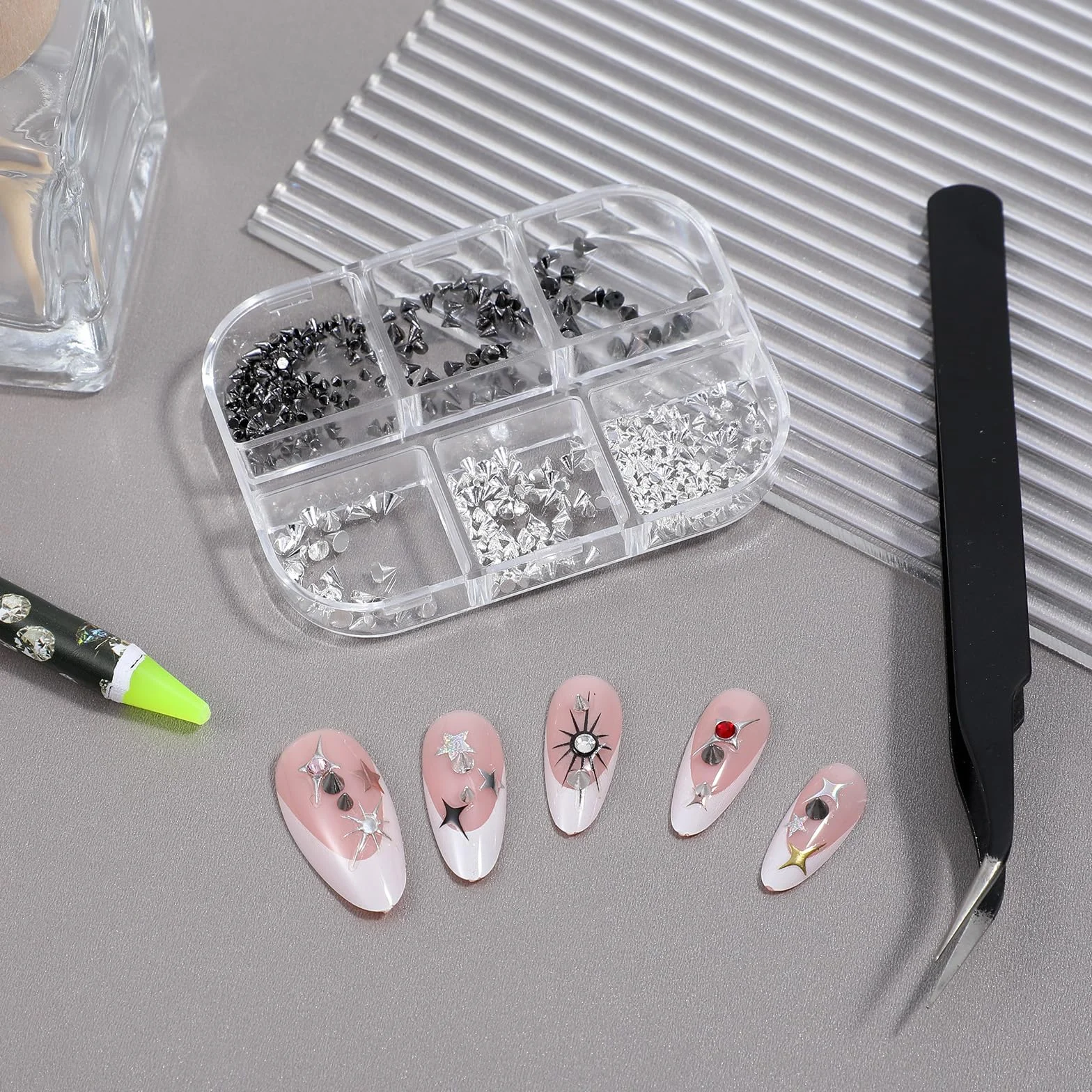 6 metalowych zawieszek na paznokcia/pudełko, punk, gotyckie, kolczyki na sztyfcie, mini stożek kolce do paznokci, ozdoby do paznokci 3D, zawieszki ze stopu, cyrkonie, akcesoria do stylizacji paznokci